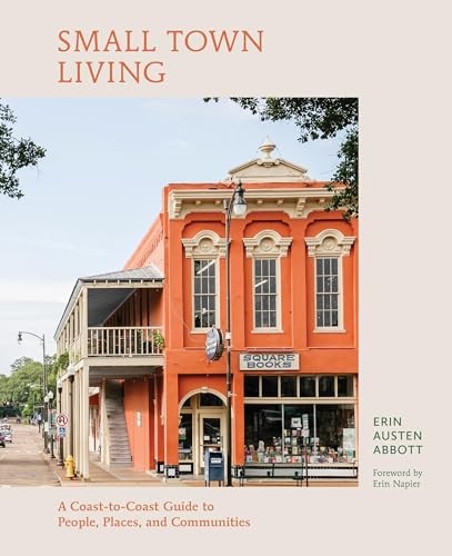 Small Town Living A CoastToCoa – VERY GOOD