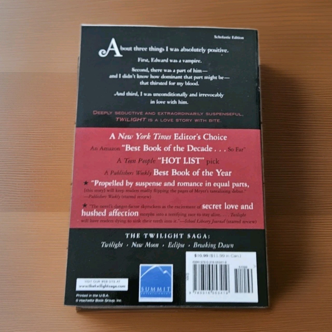 2008 TWILIGHT by Stephenie Meyer Trade Paperback Poster Included LIKE NEW UNREAD