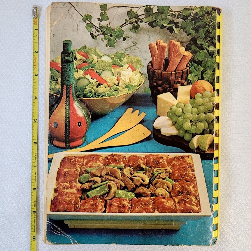 The Beta Sigma Phi International Cookbook Casseroles 1969 LARGE 380 pages VTG