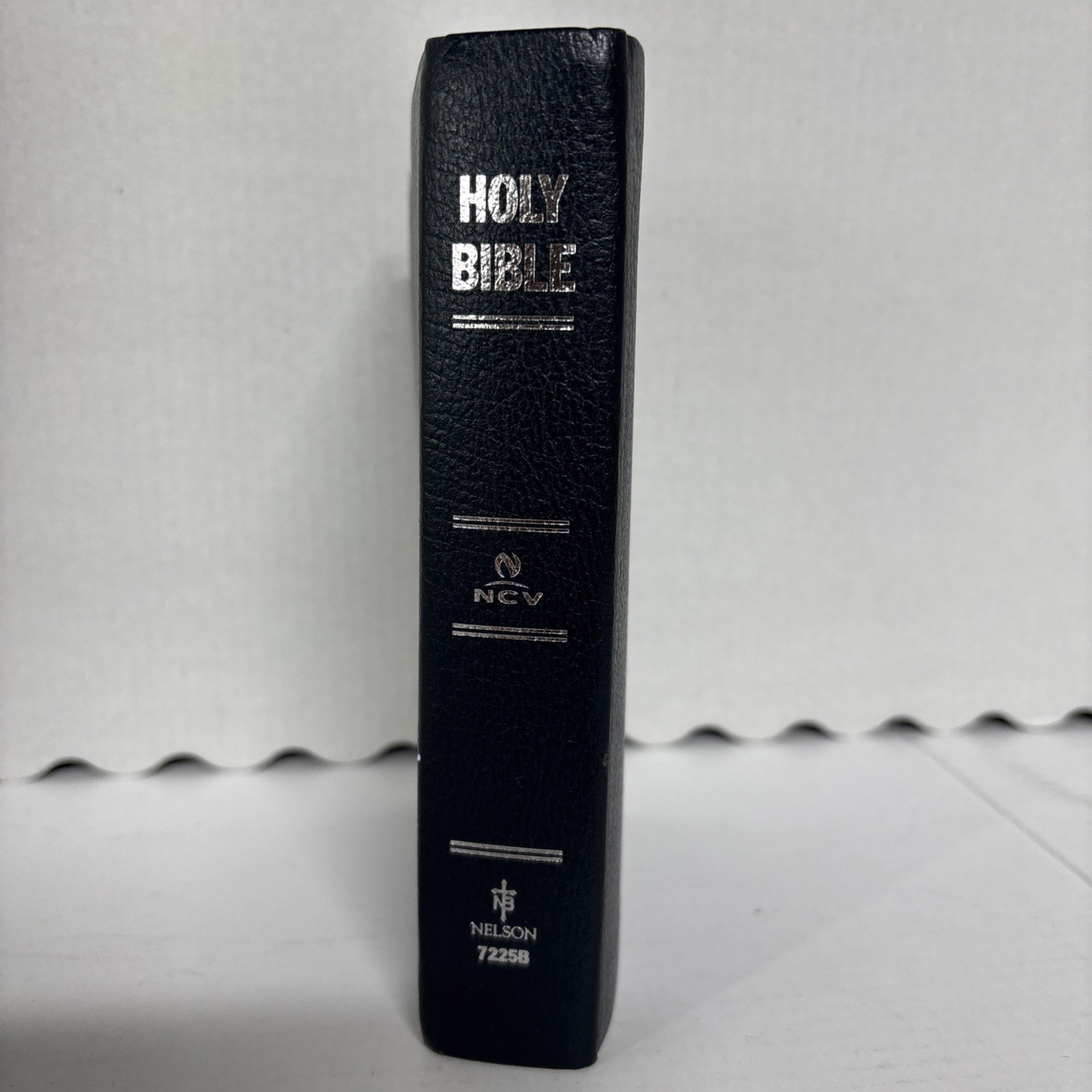 Holy Bible NCV Nelson 7225B Black Bonded Leather 2003 Pocket Compact Bible