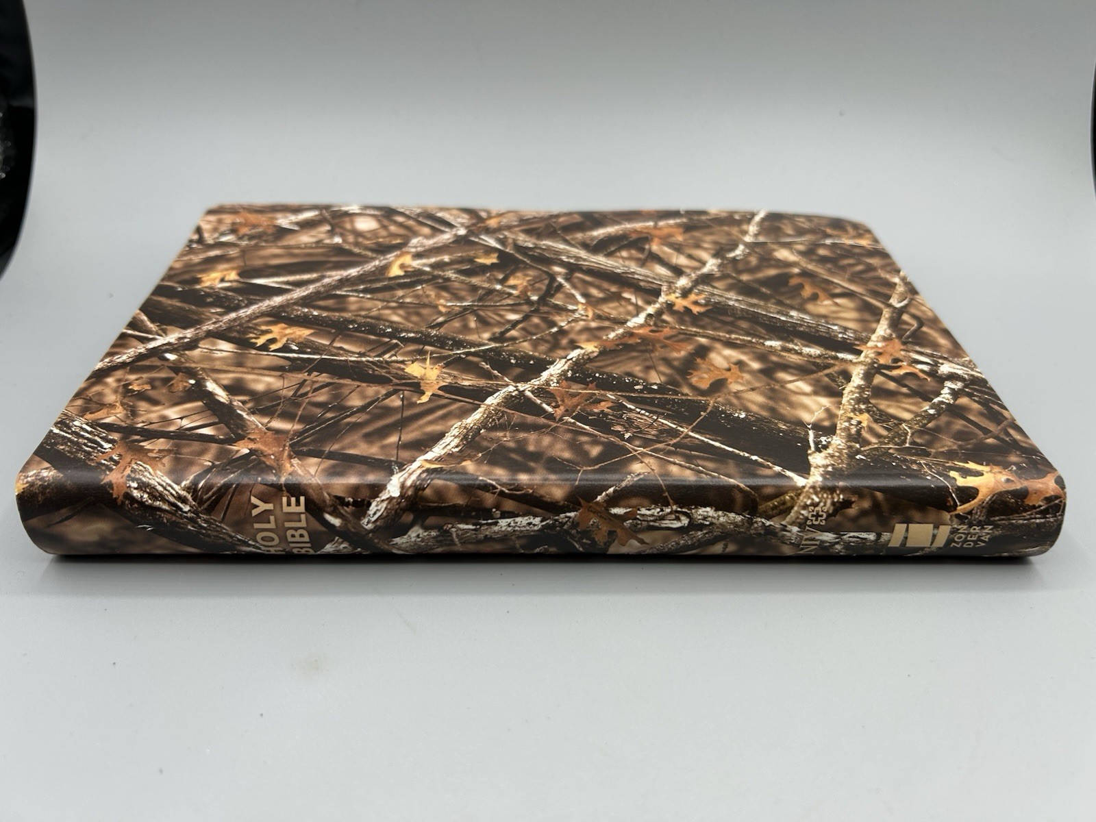 NIV Holy Bible Outdoorsman Realtree Camo Zondervan 2011 – VG+