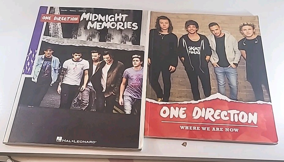 One Direction Lot: Midnight Memories Songbook + Official 2016 Annual