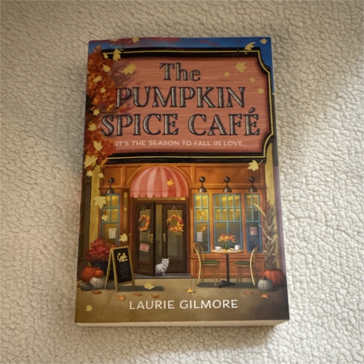 Laurie Gilmore The Pumpkin Spice Café (Dream Harbor Ser.) Paperback Romance