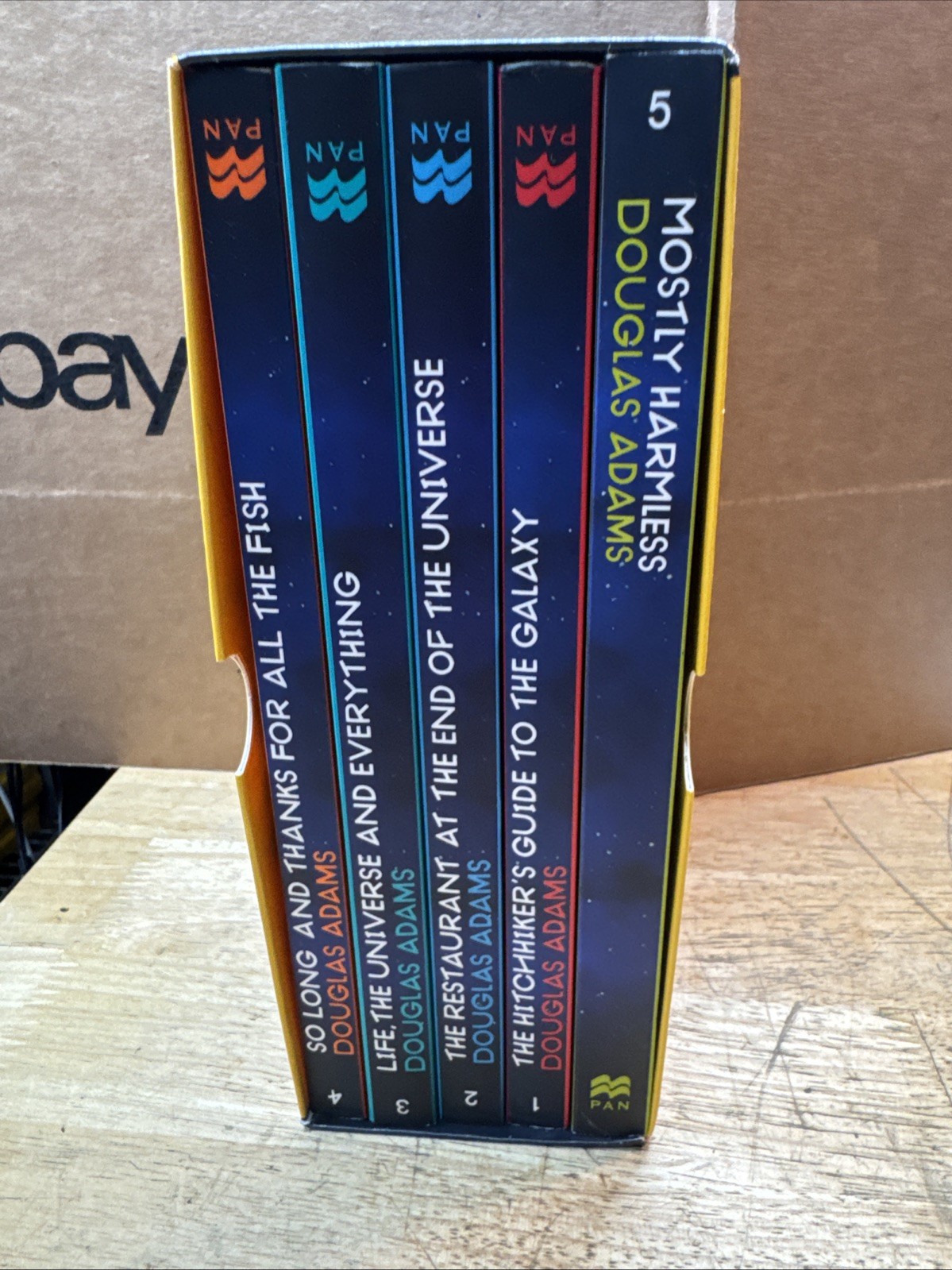 The Hitchhiker’s Guide to the Galaxy: Complete Books 1-5 Box Set – Fiction – PB