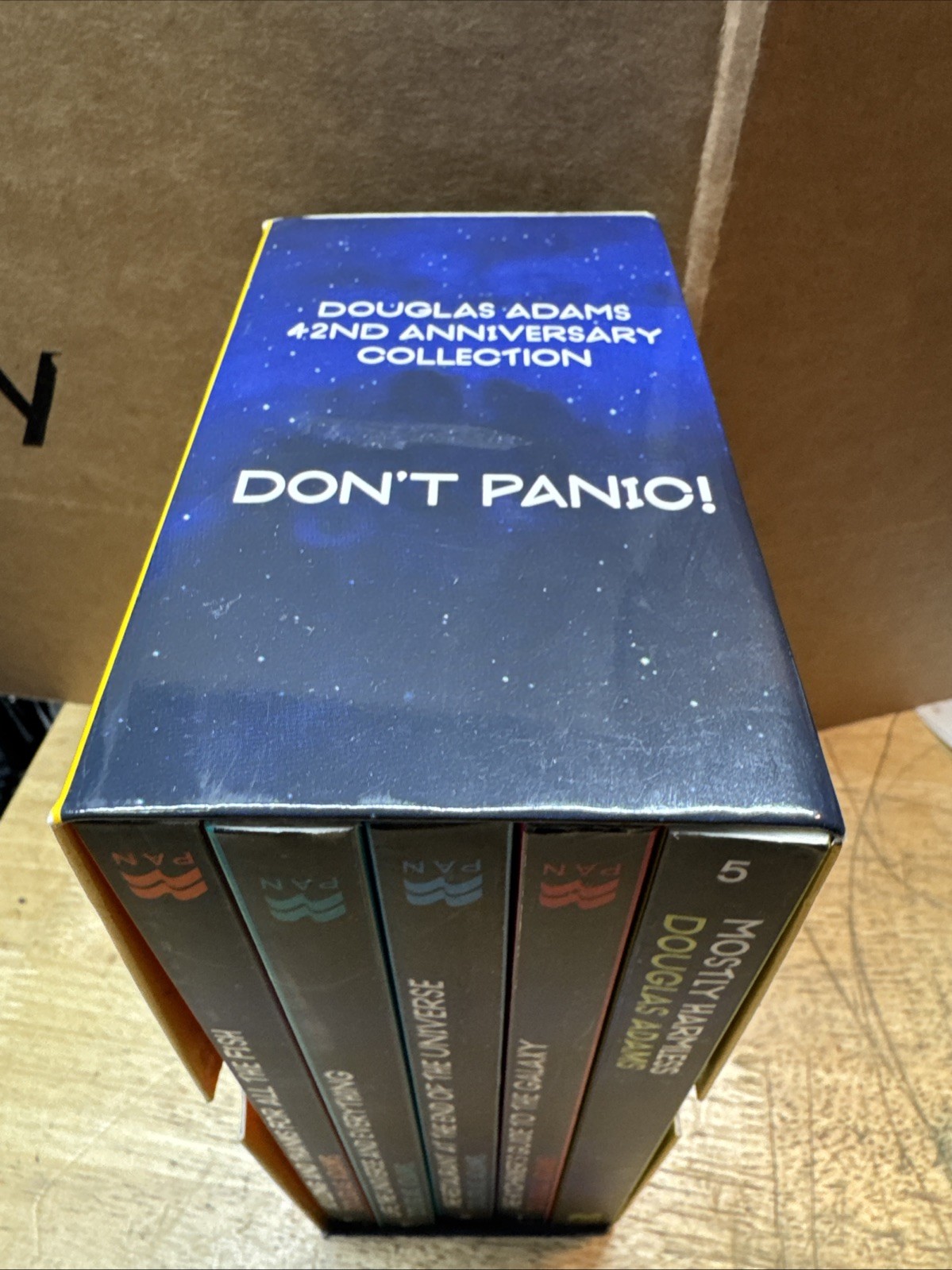 The Hitchhiker’s Guide to the Galaxy: Complete Books 1-5 Box Set – Fiction – PB