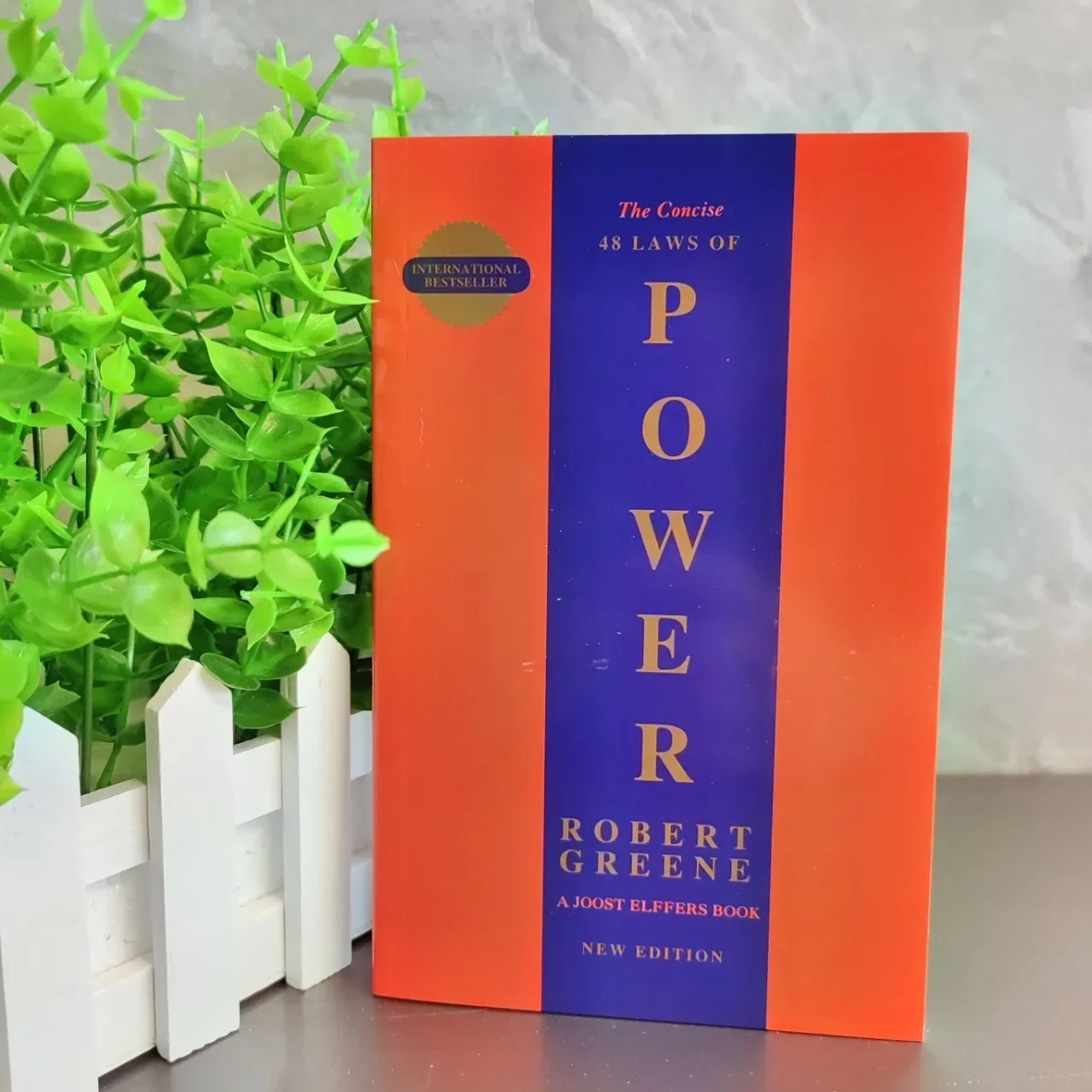 The 48 Laws of Power by Robert Greene Paperback New Stock Free Shipping