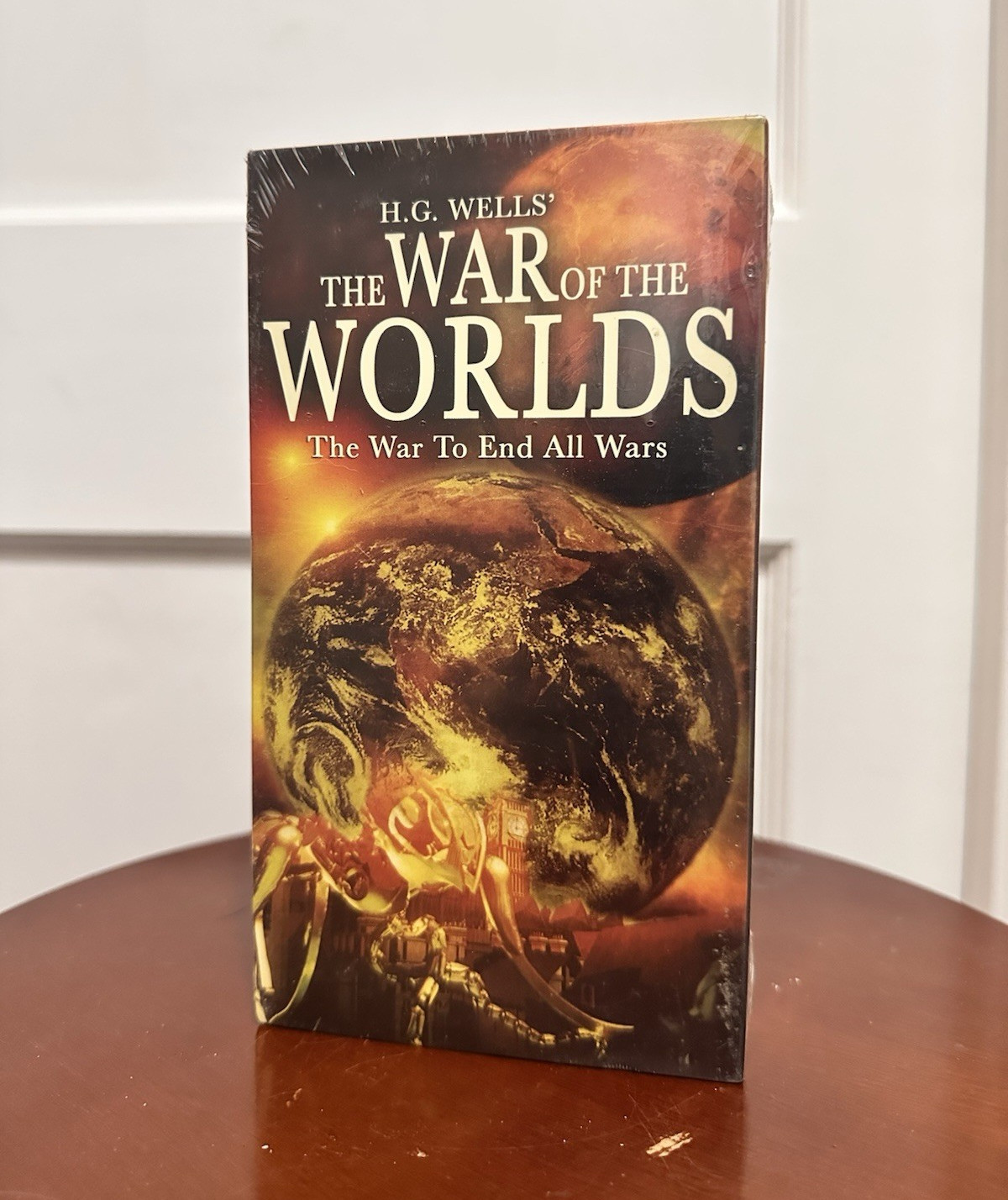 H. G. Wells The War of the Worlds SEALED VHS