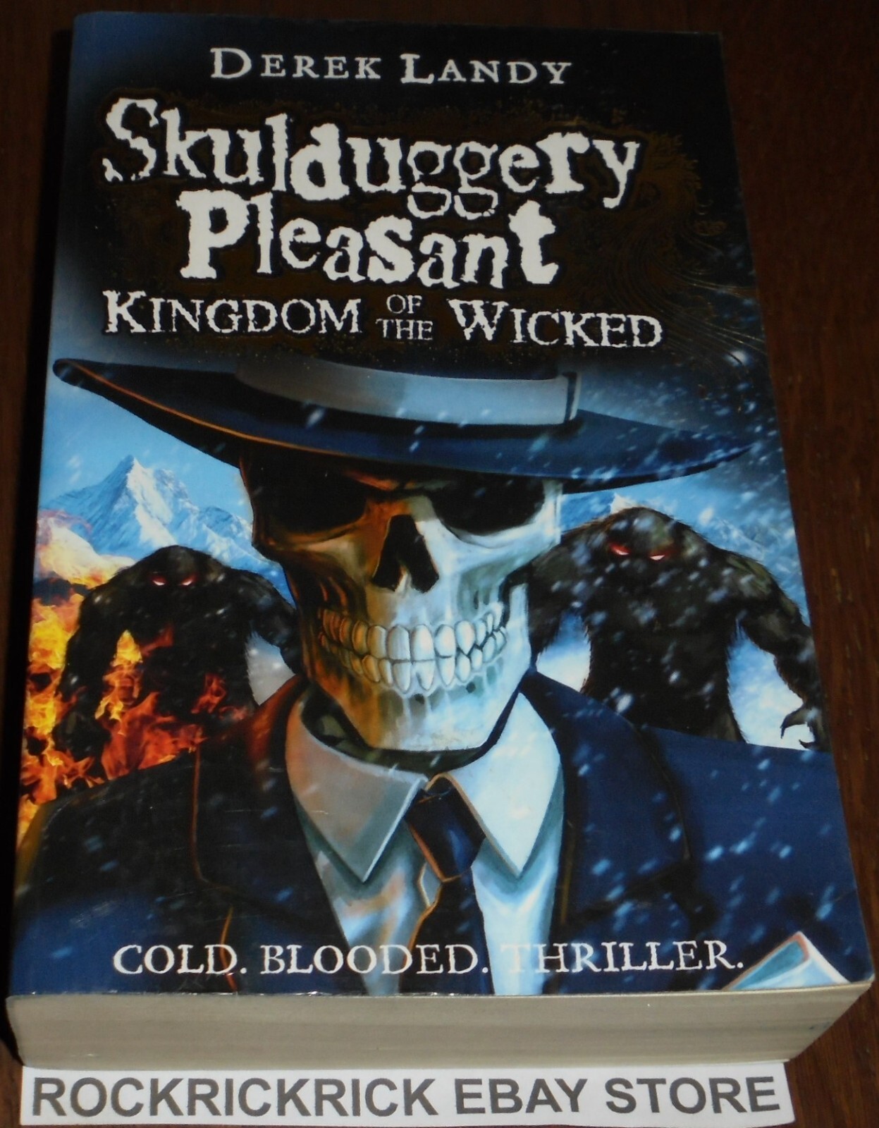 SKULDUGGERY PLEASANT – KINGDOM OF THE WICKED BOOK BY DEREK LANDY 2012 607 PAGES