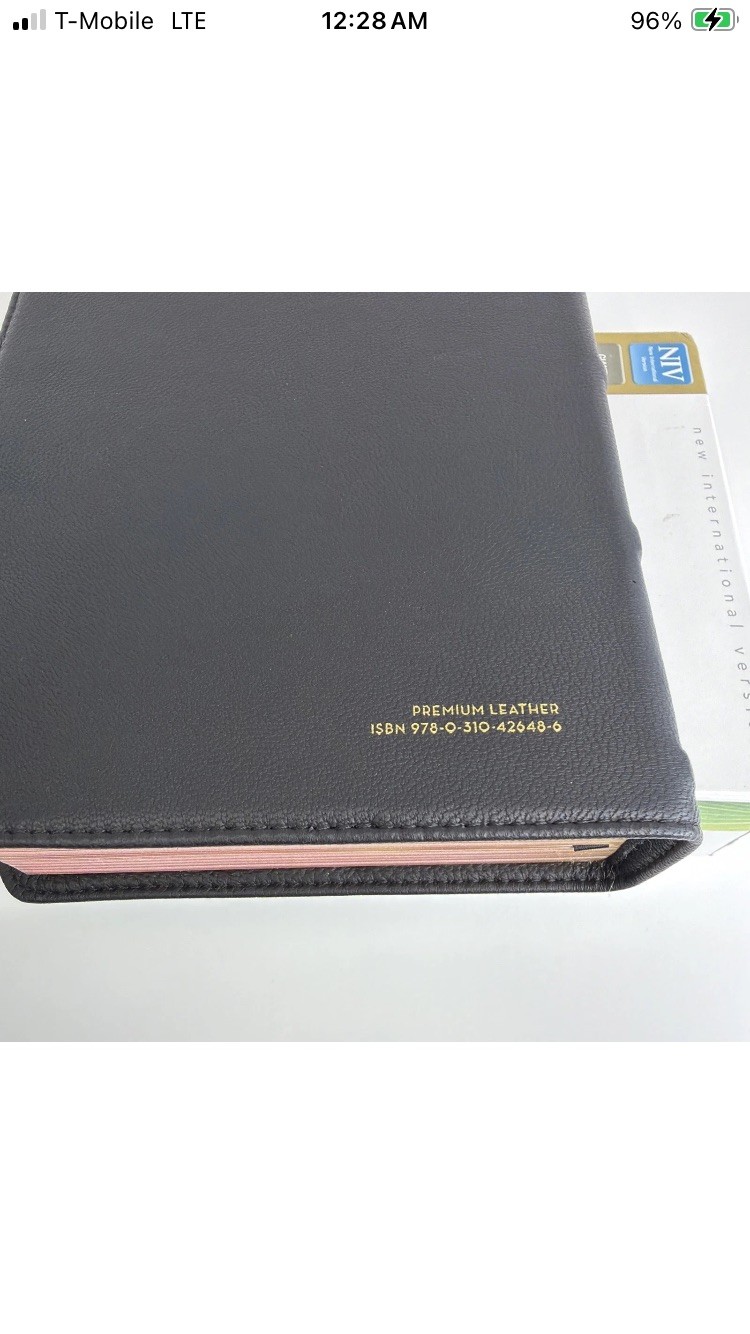 NIV, Giant Print Compact Bible, Giant Print, Premium Leather, Black – Excellent
