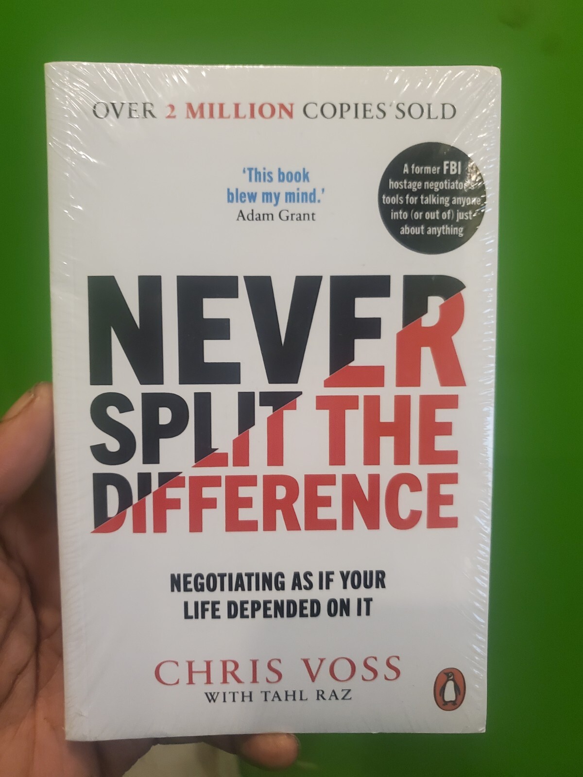 English Book🌙📖 Never Split The Difference – Chris Voss & Tahl Raz🌙📖