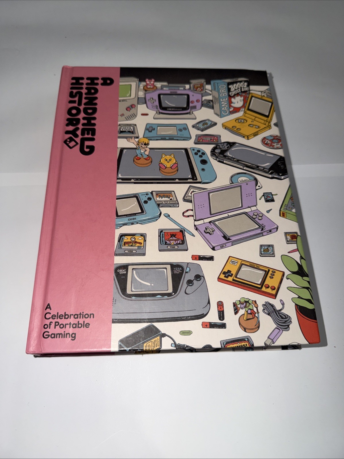 A Handheld History: A Comprehensive Celebration of Portable Gaming (EX-LIBRARY)
