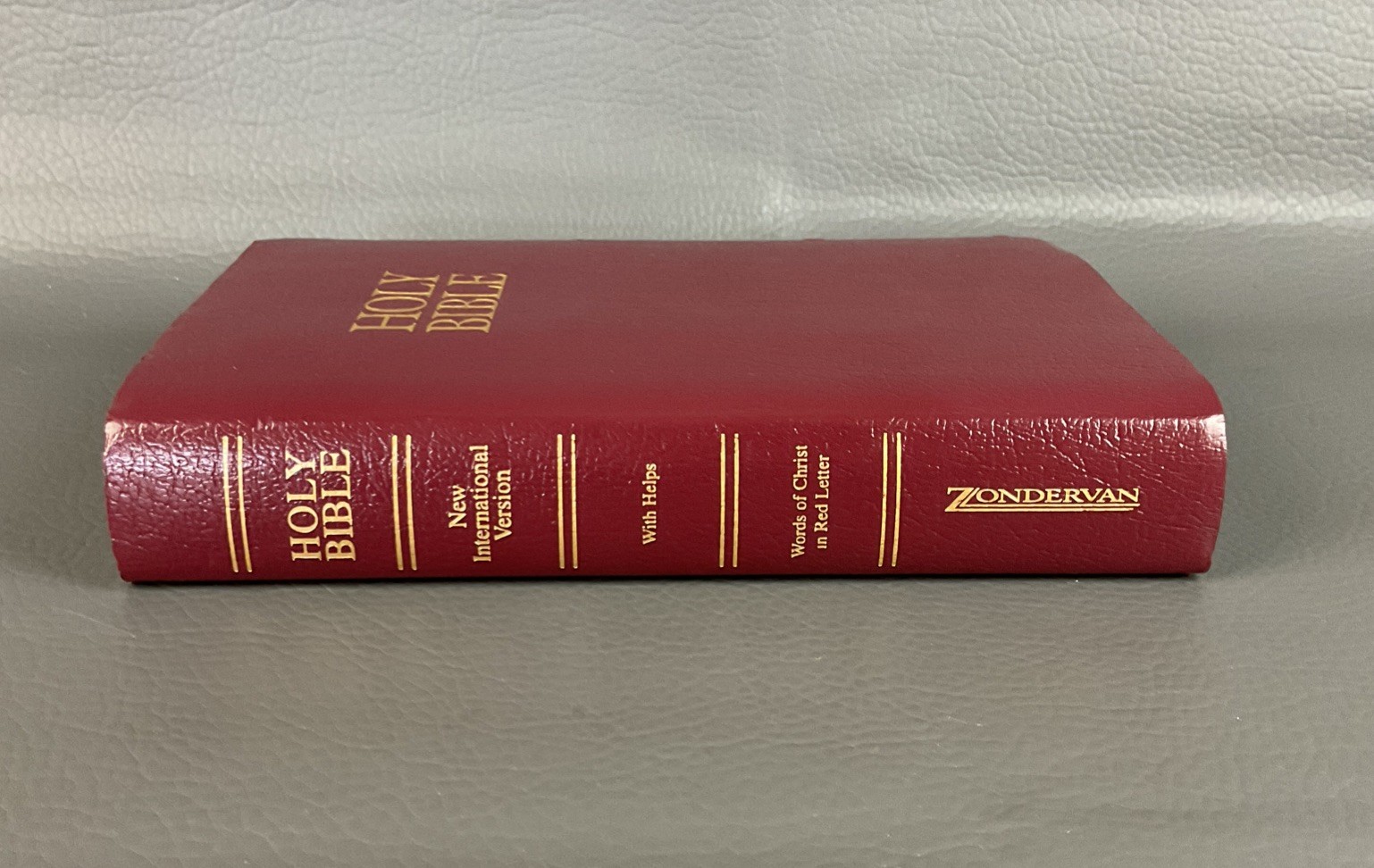 Holy Bible NIV With Helps Words of Christ in Red Letter Edition Zondervan