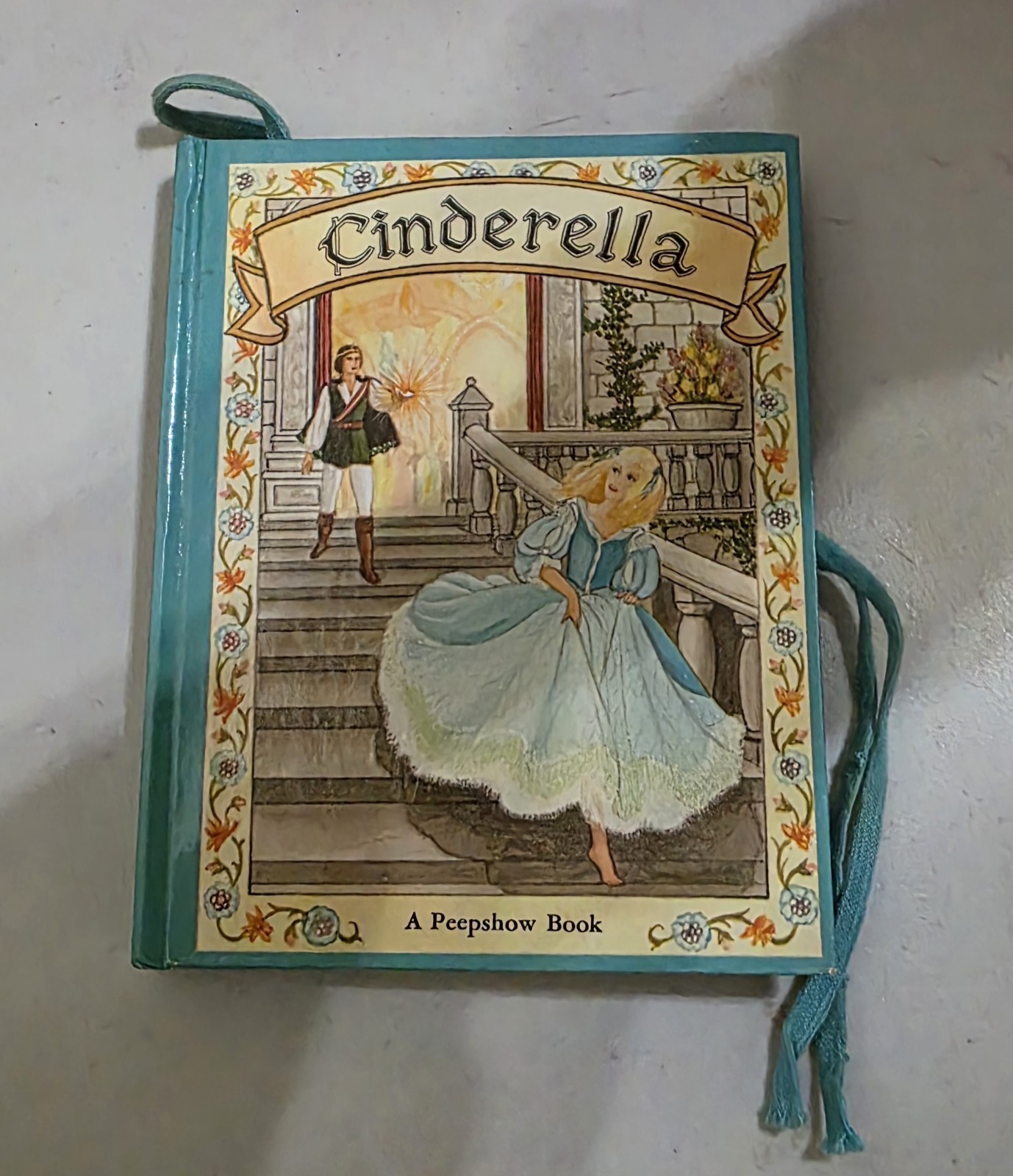 CINDERELLA CAROUSEL BOOK Louise Scott Pop-Up Book SC Vintage