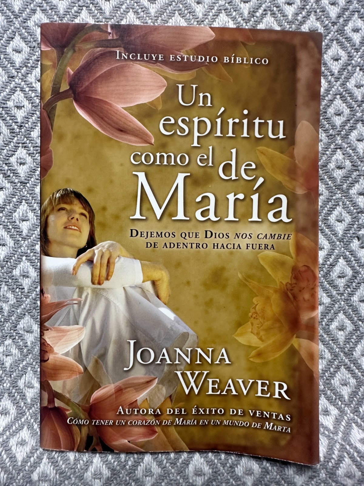 UN ESPIRITU COMO EL DE MARIA (SPANISH EDITION) By Joanna Weaver **Excellent**