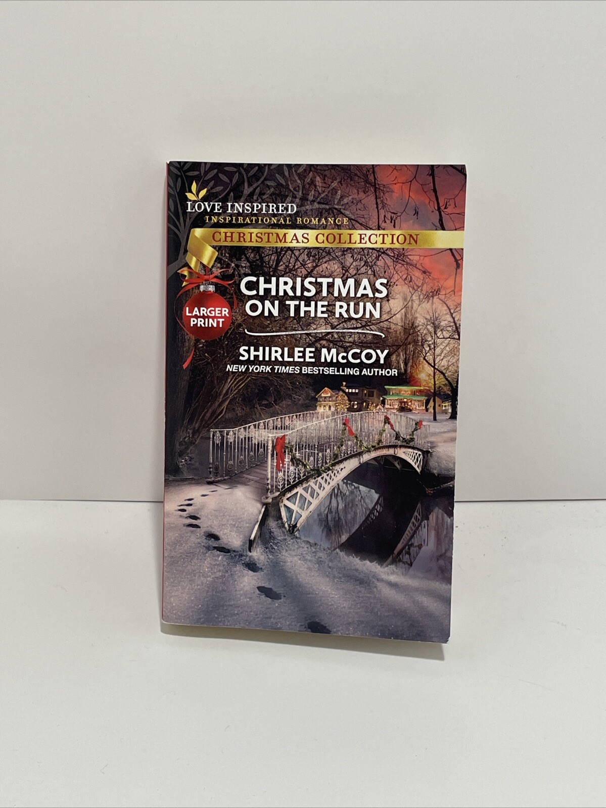 Christmas On The Run By Shirlee McCoy – LARGER PRINT
