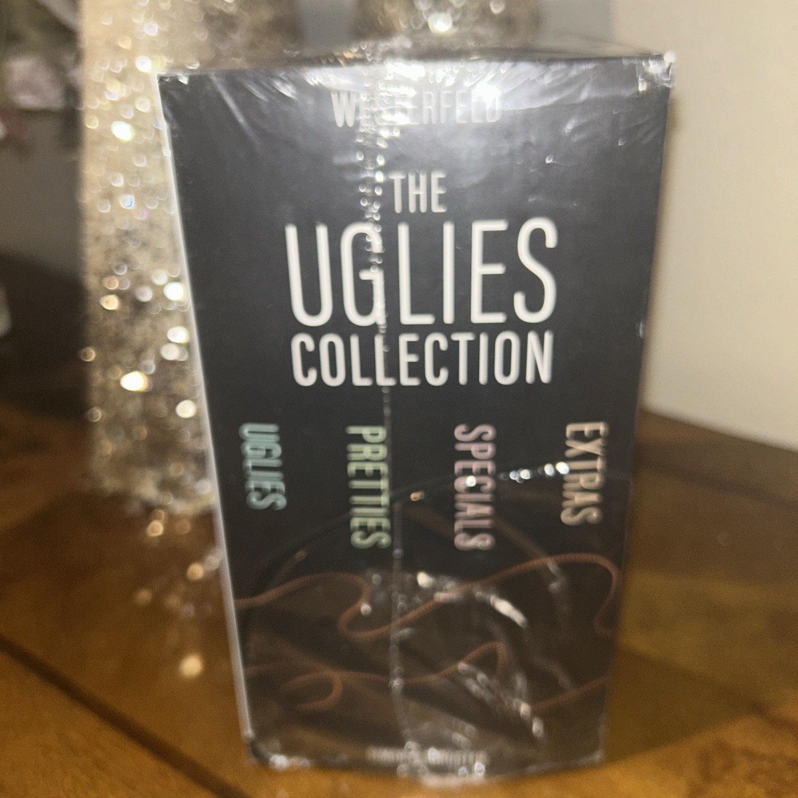 Scott Westerfeld Uglies Hardcover Box Set: Uglies Pretties Specials Extras