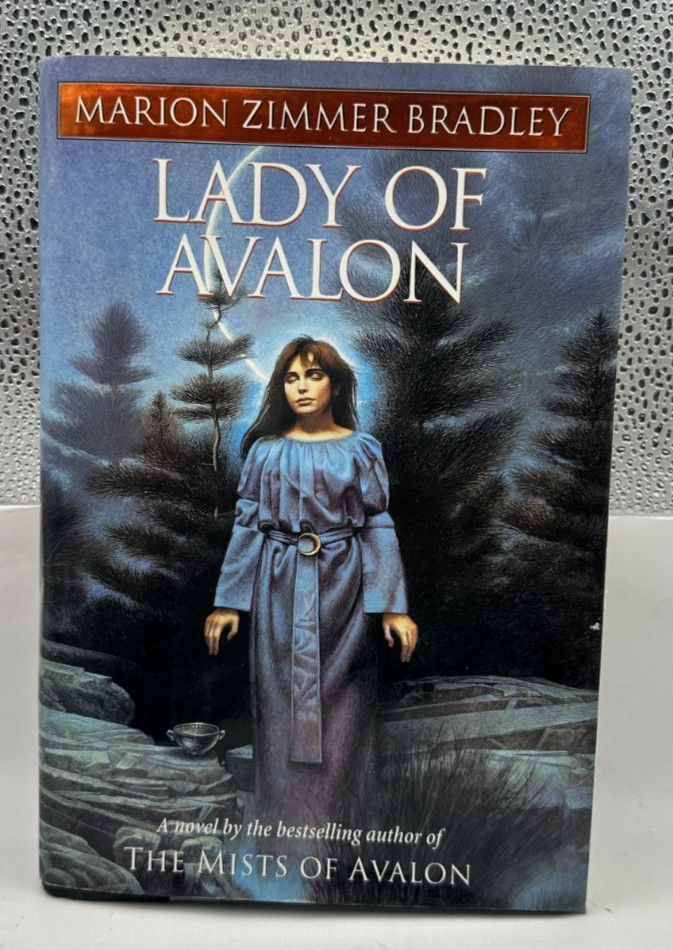 Lady of Avalon by Marion Zimmer Bradley Hardcover Fantasy Novel Historical