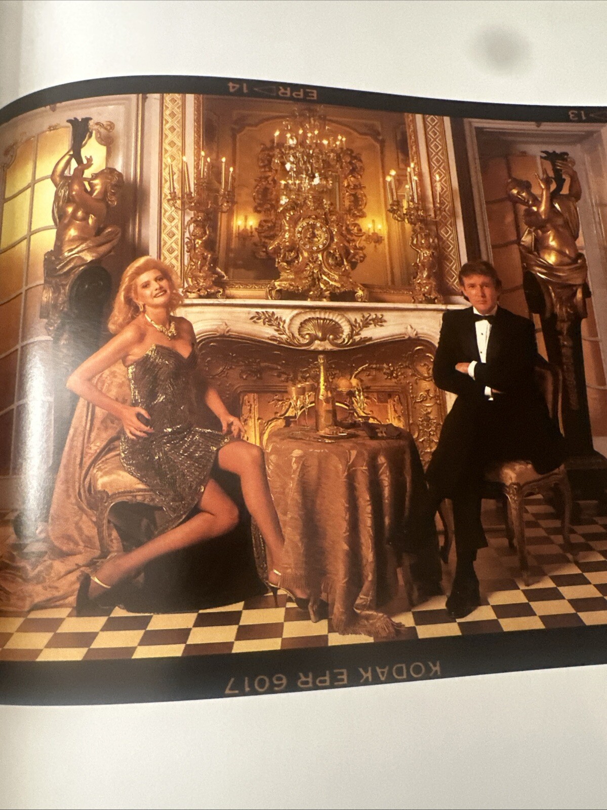 Photographs by Annie Leibovitz 1970-1990 Hardcover 1991 1st Edition Dust Jacket