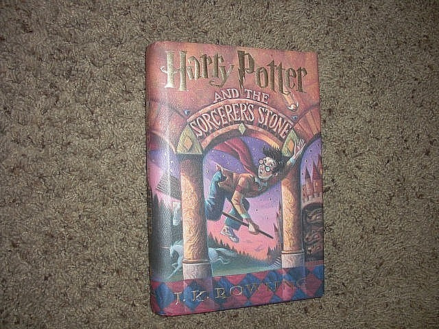 Harry Potter and the Sorcerer’s Stone Hardcover 1st American Edition 1998 SHARP