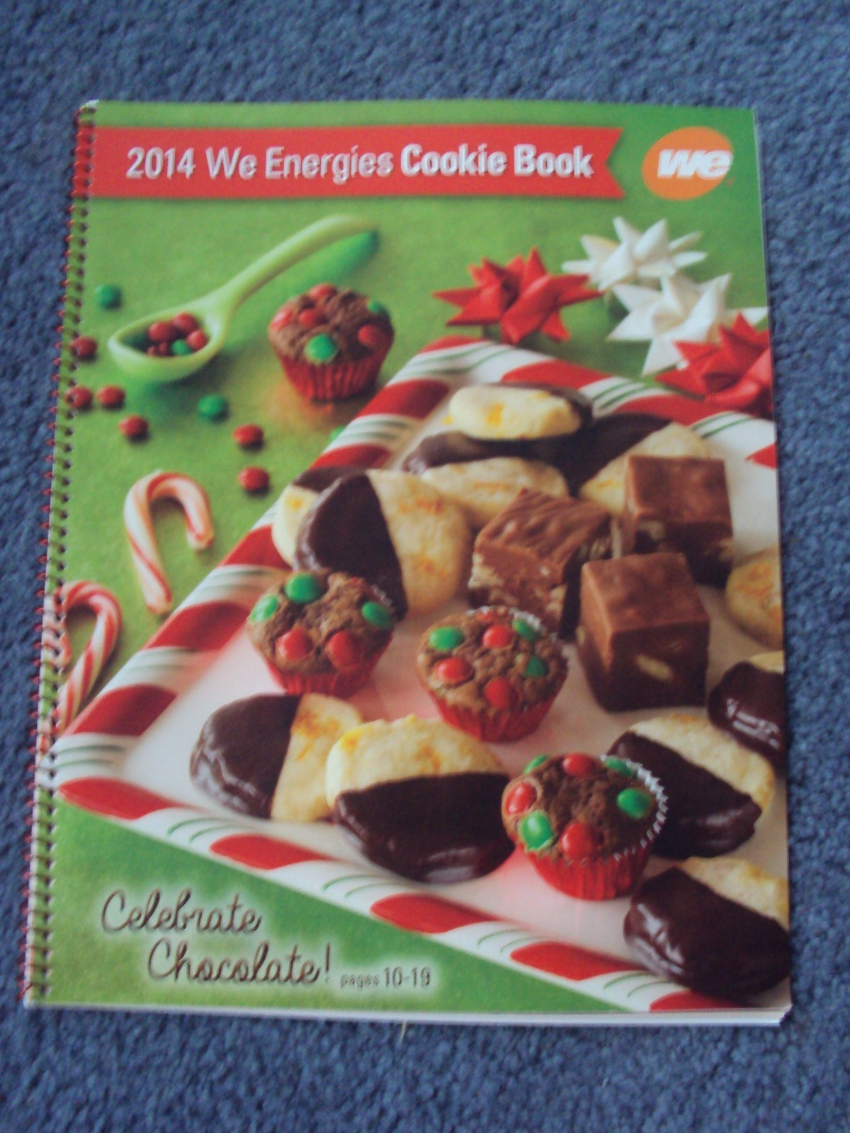 2014 Wisconsin Electric WE Energies Christmas Cooky Cookie Book Cookbook