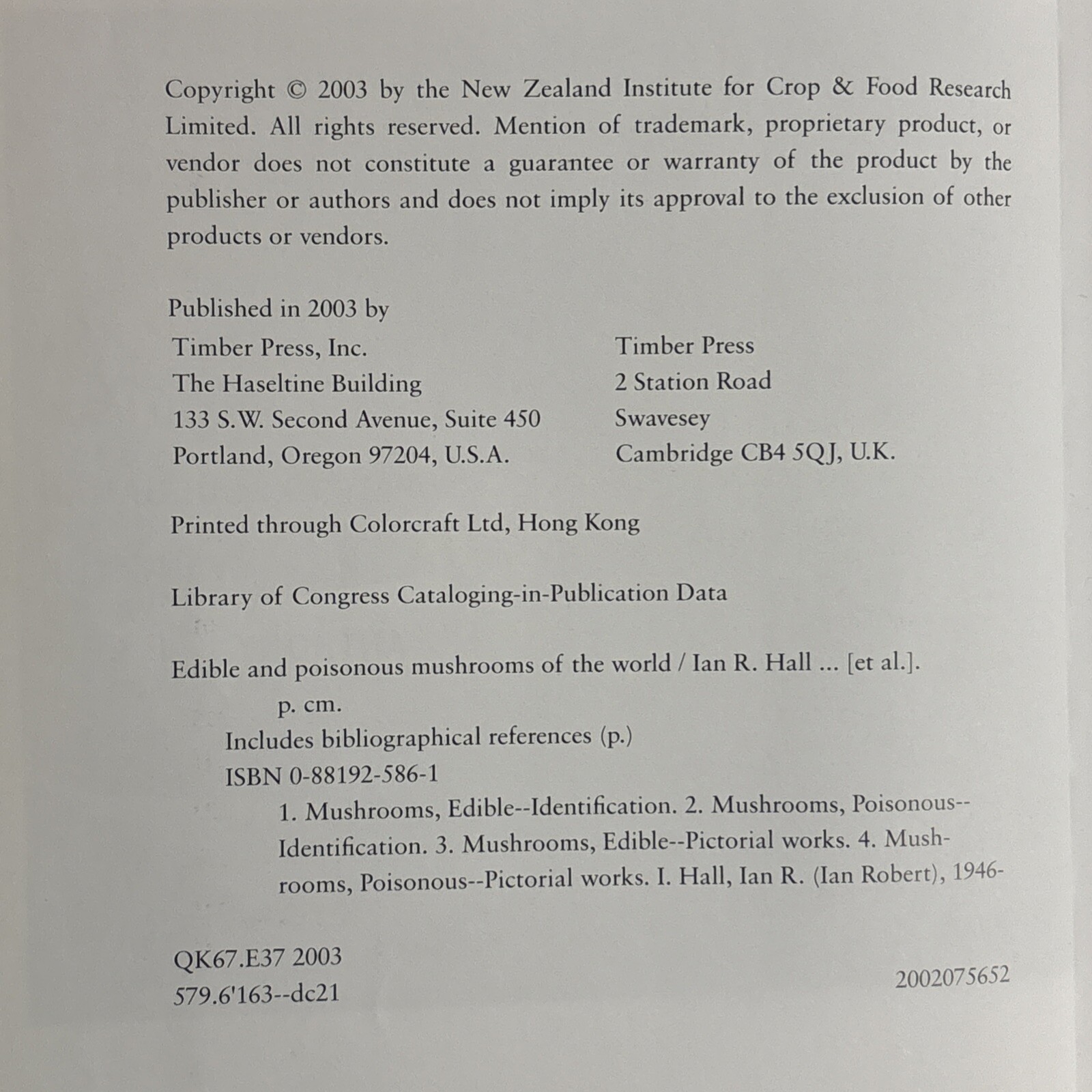 Edible and Poisonous Mushrooms of the World by Hall, Stepheson, Buchanan, Yun