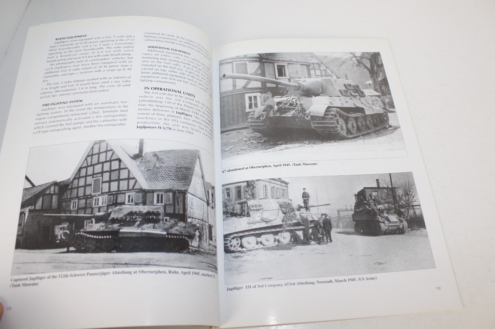 Jagdtiger 12.8 cm Pak 44 by Janusz Ledwoch – Michael Shackleton 1999 PB