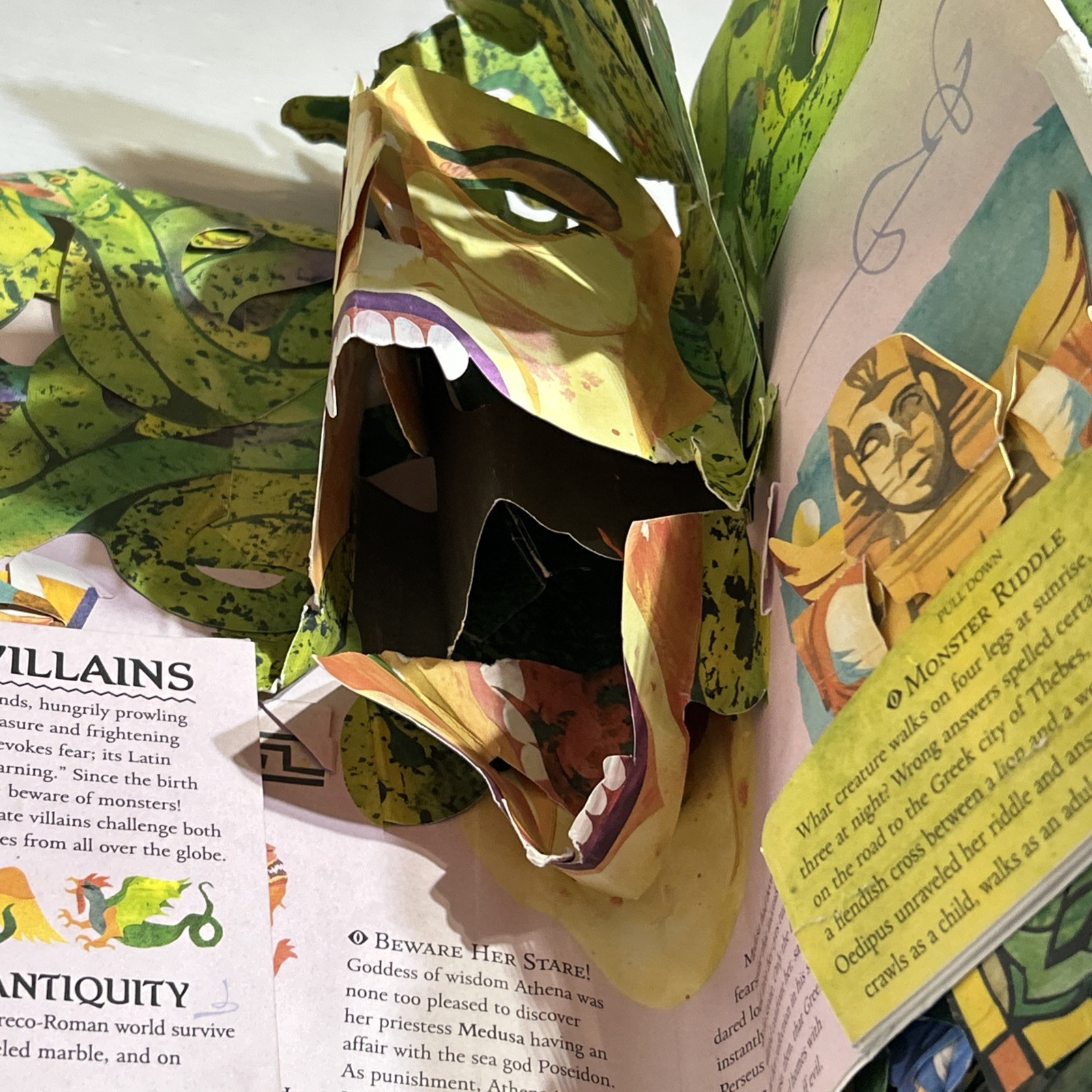 Encyclopedia Mythologica Dragons & Monsters Pop Up Book Matthew Reinhart READ