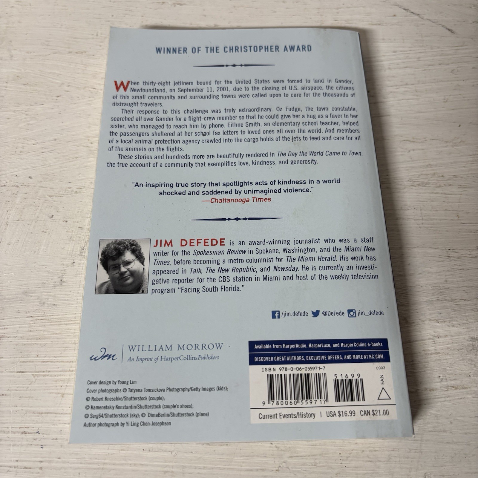 The Day The World Came To Town By Jim Defede 2003 History Book