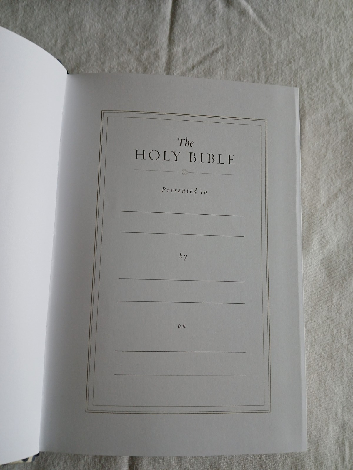ESV Personal Reference Bible (Cloth over Board, Blue Flora) by Not Available…