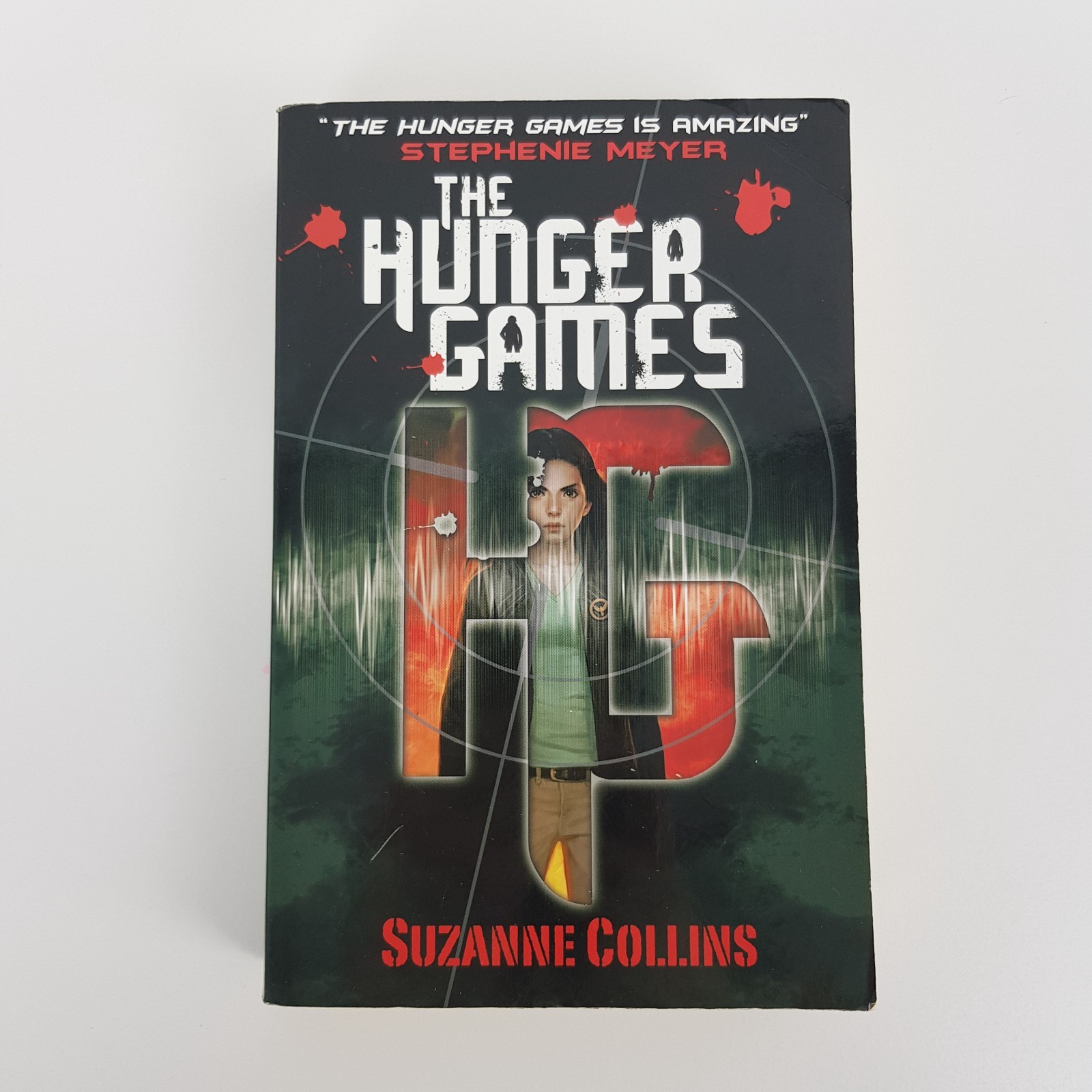 Hunger Games by Suzanne Collins – The Hunger Games Series Book #1 (Med PB 2009)