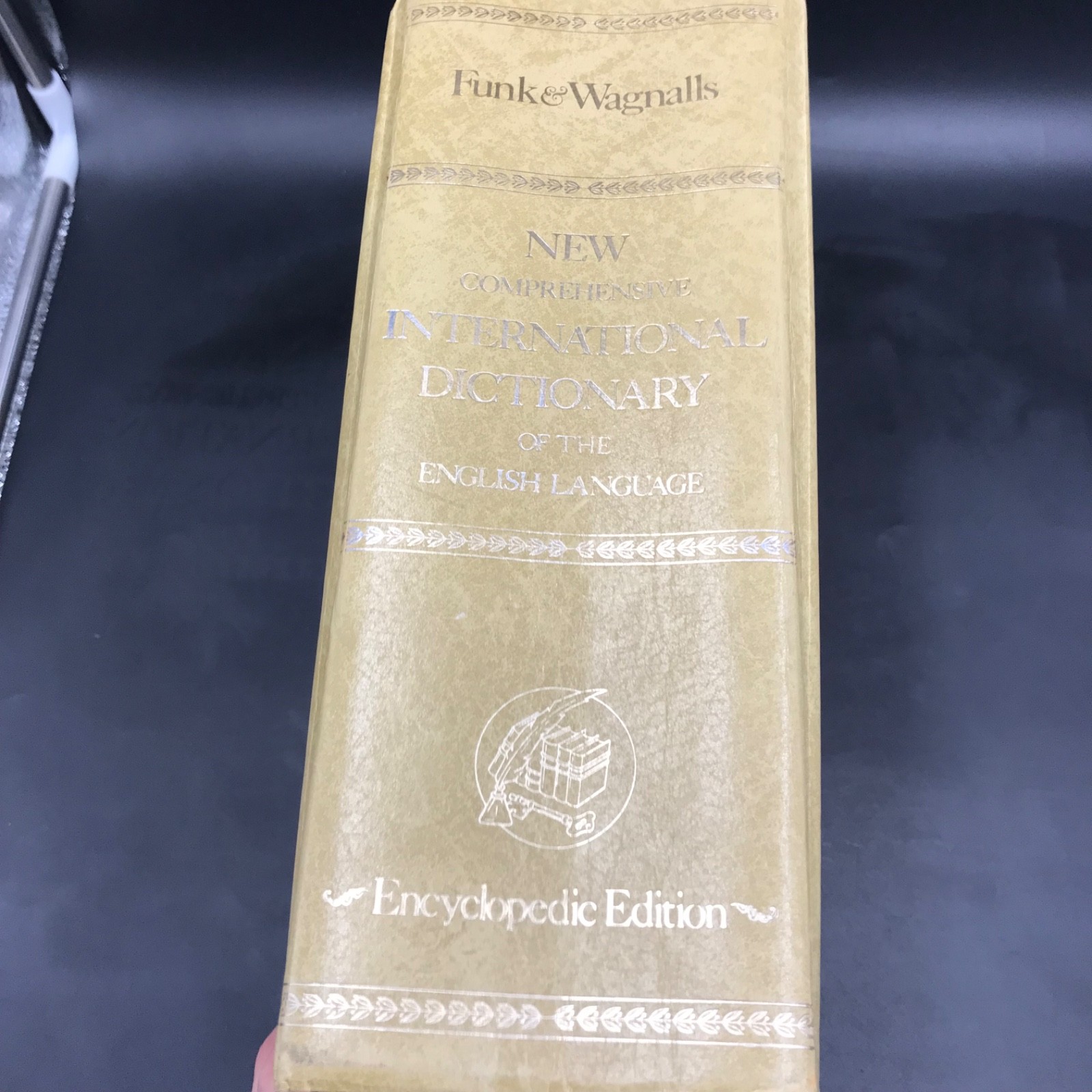 Funk & Wagnalls New Comprehensive International Dictionary of The English Lang.