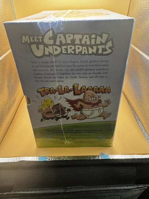 Captain Underpants Forever (Captain Underpants #1-12 Full-Color Boxed Set): New