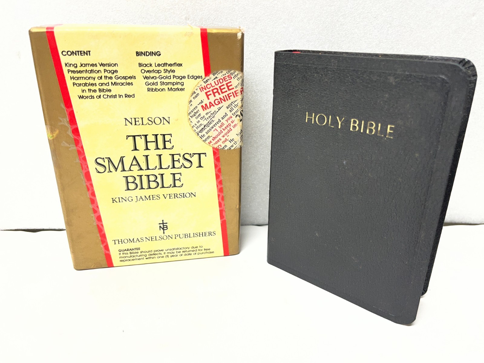 Holy Bible – The Smallest Bible Thomas Nelson 103 Black Leatherflex, gold pages