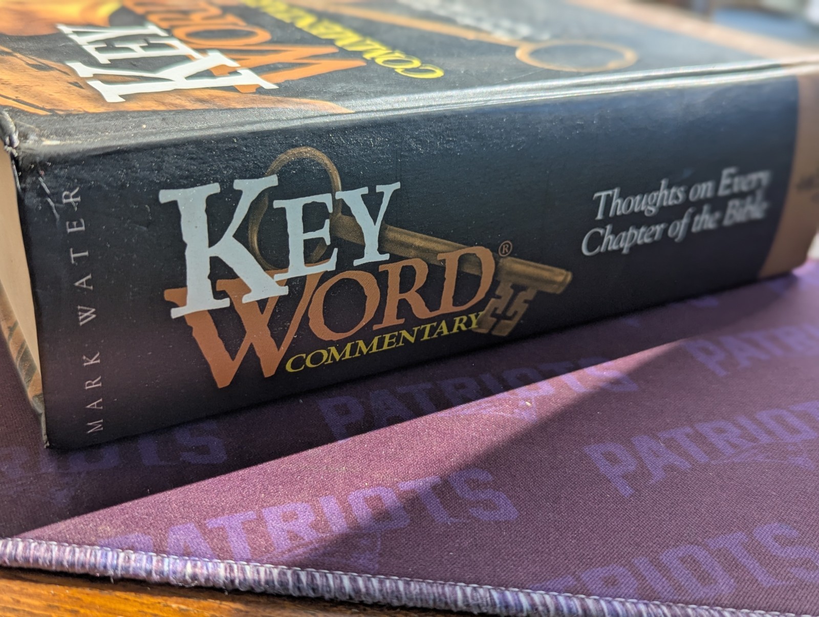 Key Word Commentary: Thoughts on Every Chapter of the Bible Mark Water HC 2003