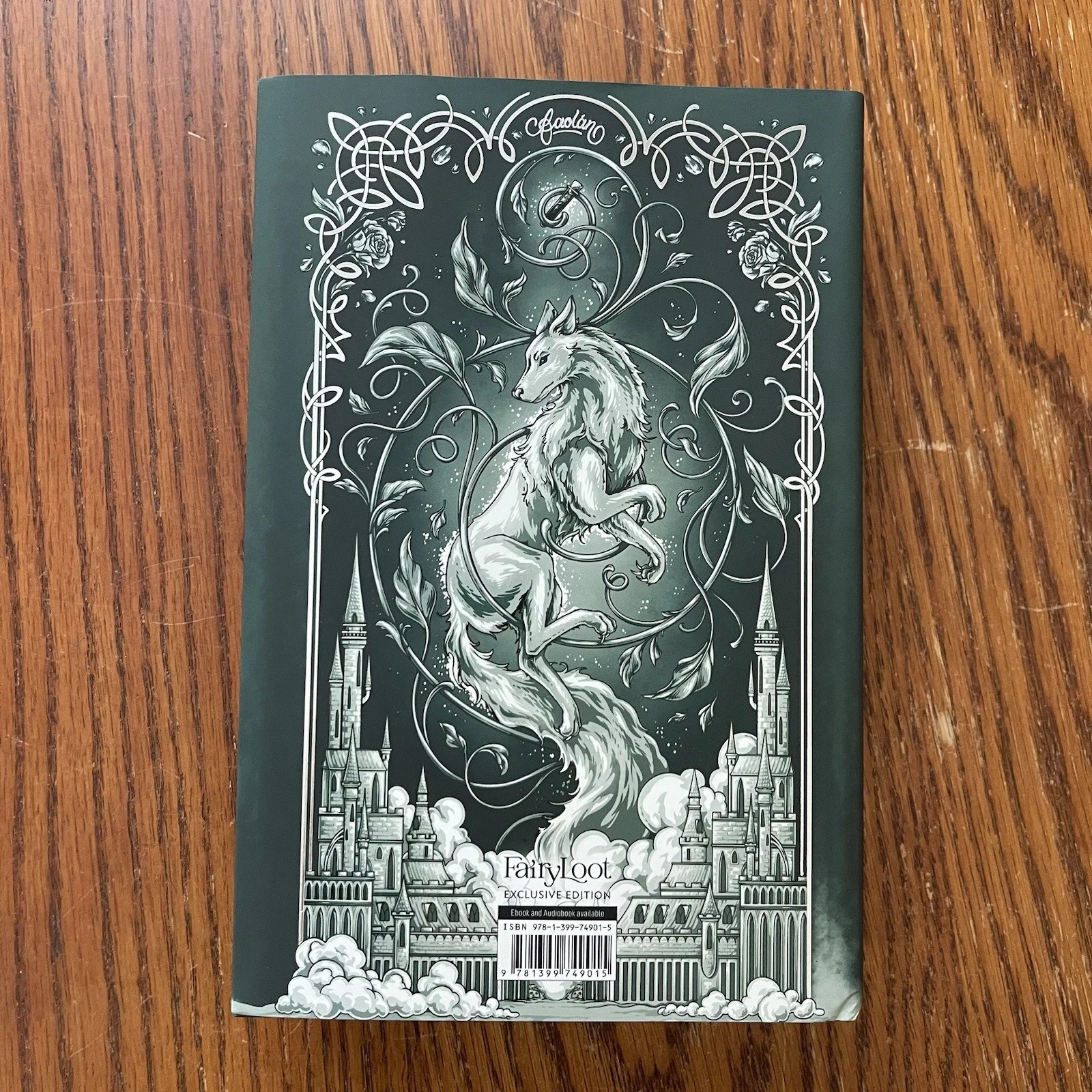 NEW Fairyloot The Lure of Wolves and Whispers Amanda Connolly