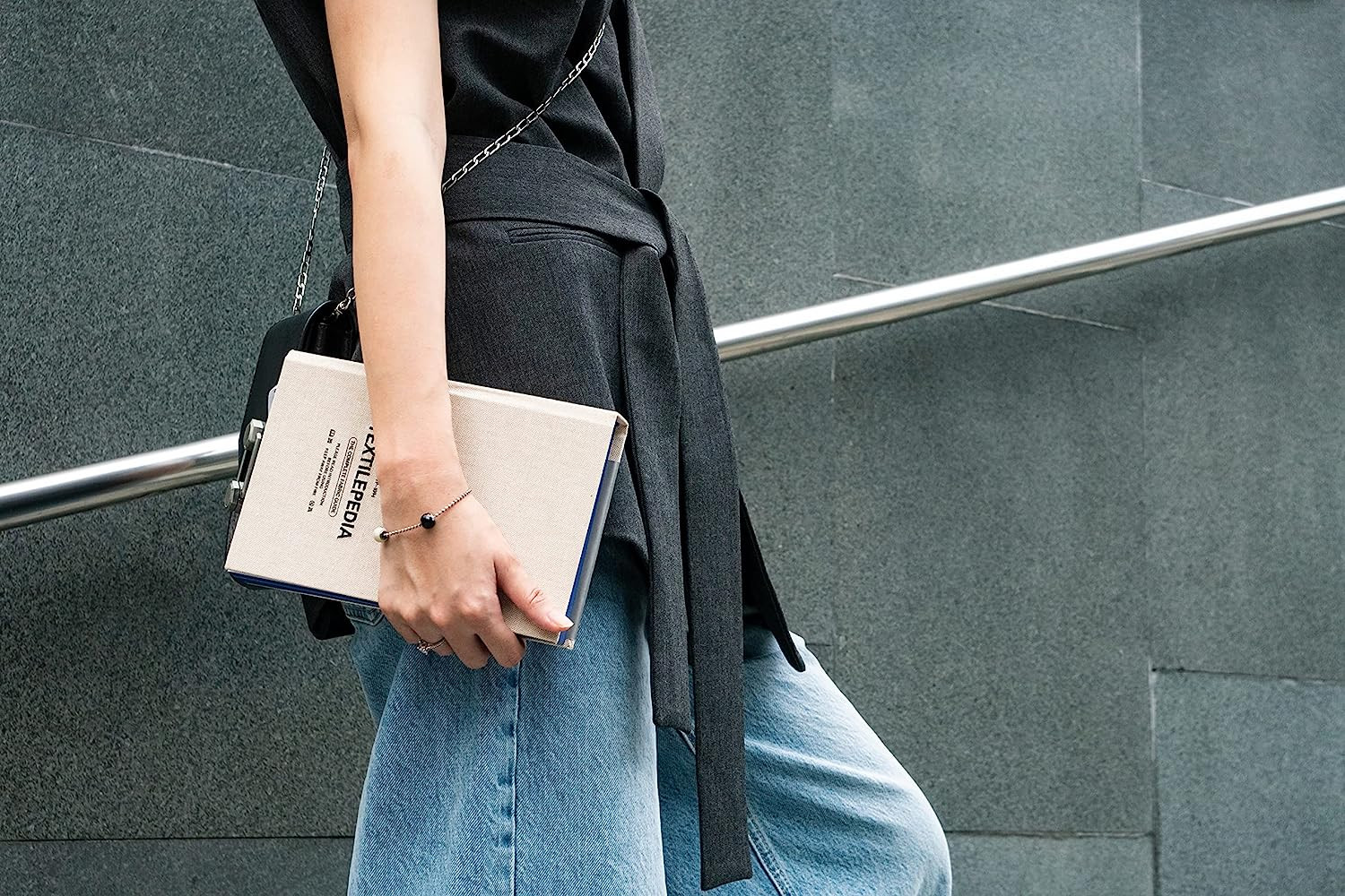 Textilepedia: the Complete Fabric Guide