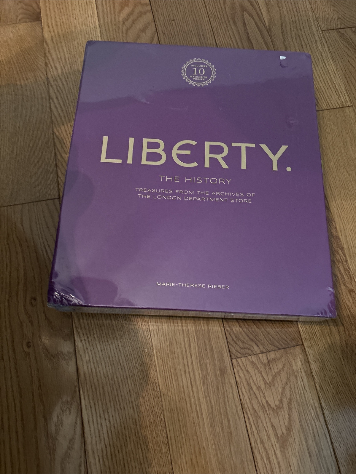 Liberty: The History Luxury Edition: Treasure from the archives of the London de