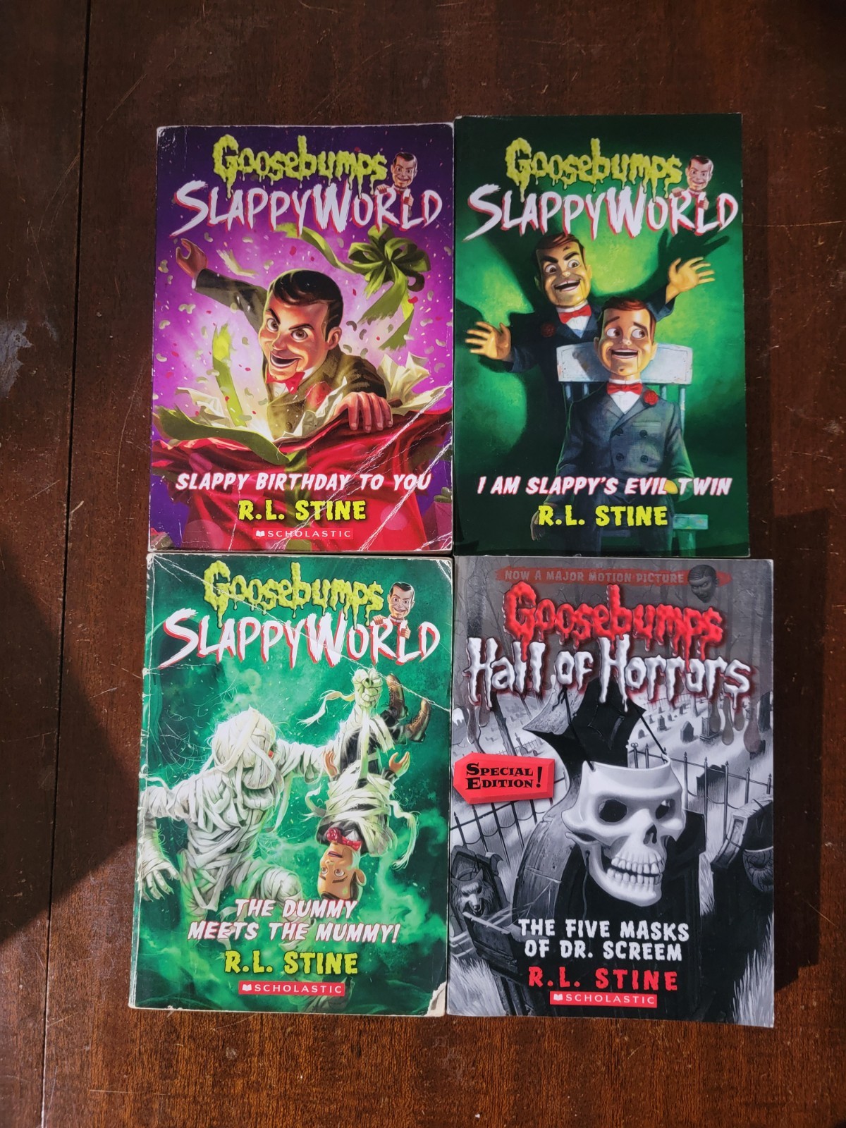 Orange Goosebumps Retro Tin With 14 Goosebumps Books Of Various Series
