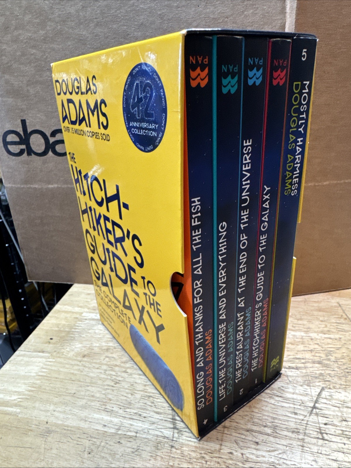 The Hitchhiker’s Guide to the Galaxy: Complete Books 1-5 Box Set – Fiction – PB