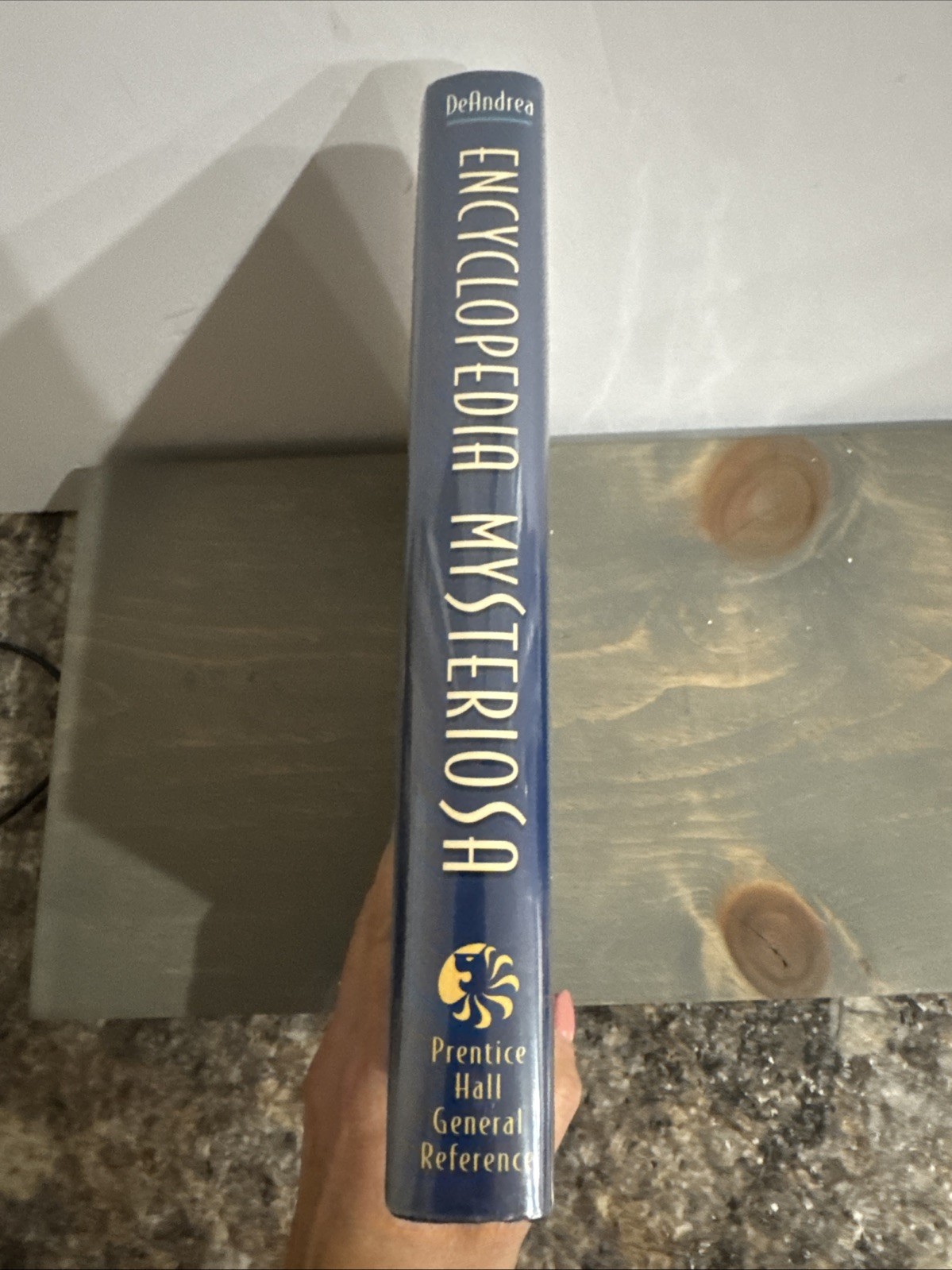 Encyclopedia Mysteriosa: A Comprehensive Guide to the Art of Detection HC 1st DJ