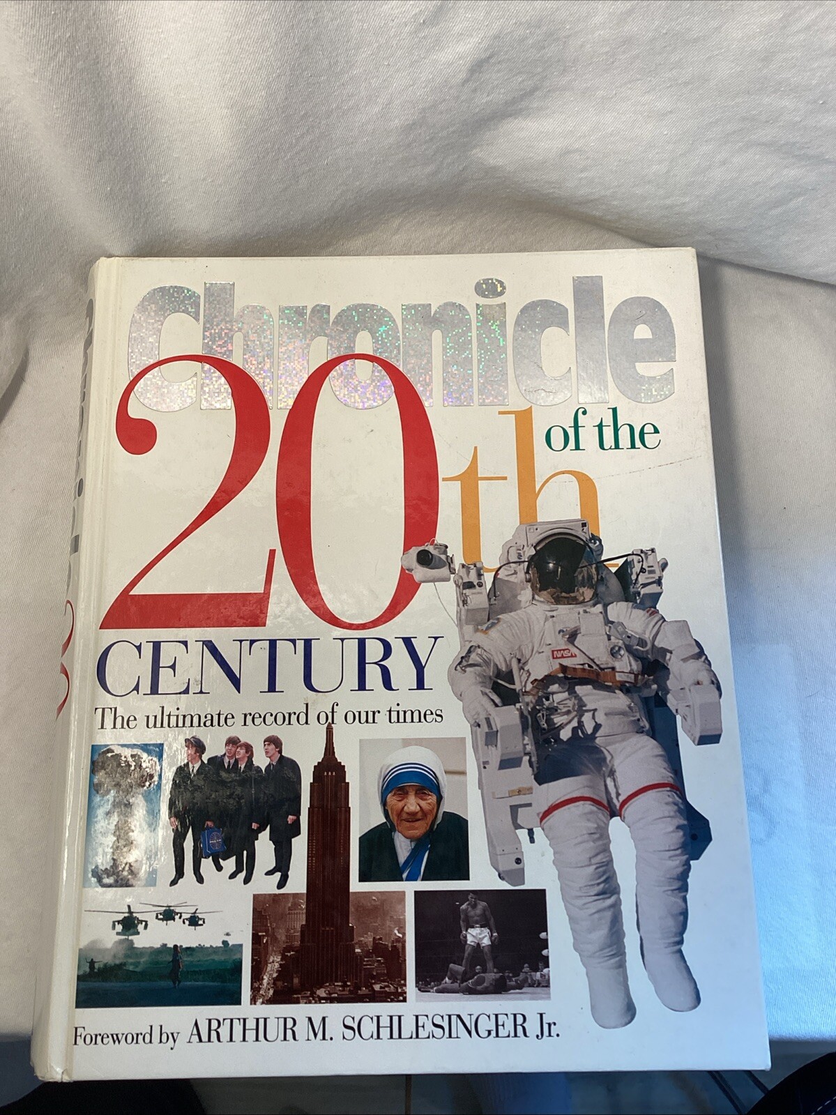 Chronicle of the 20th Century by Dorling Kindersley Publishing Staff (1995,…