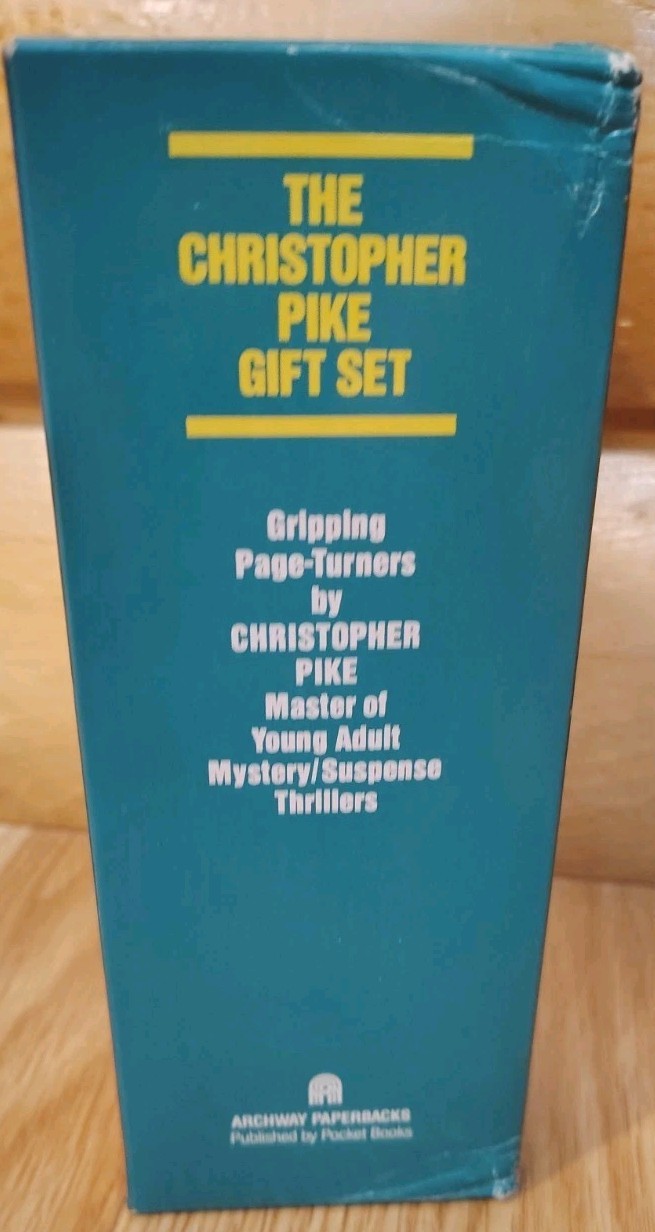 CHRISTOPHER PIKE 25 DIFFERENT BOOKS SPOOKSVILLE 1ST PRINTINGS BOX SET YA HORROR