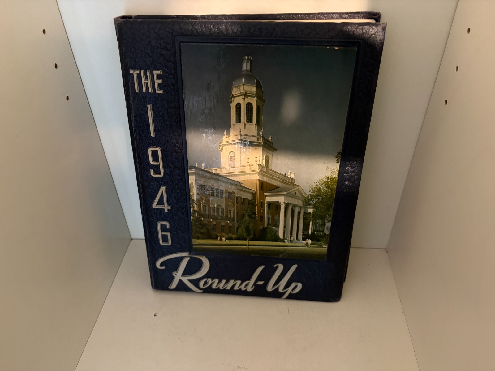 THE 1946 ROUND-UP BAYLOR UNIVERSITY YEARBOOK rare WWII Governor Ann Richards VG