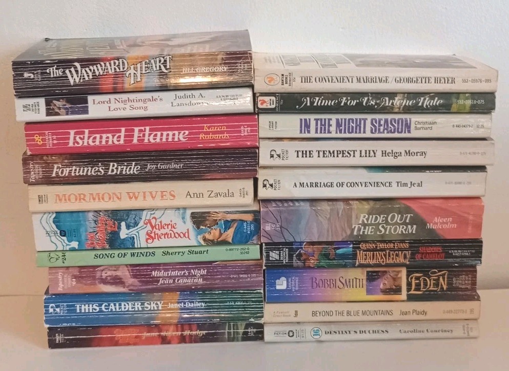 Vintage Romance Drama Paperback Book Lot. Mixed Authors. 70s – 90s. 🩷📚🩷!