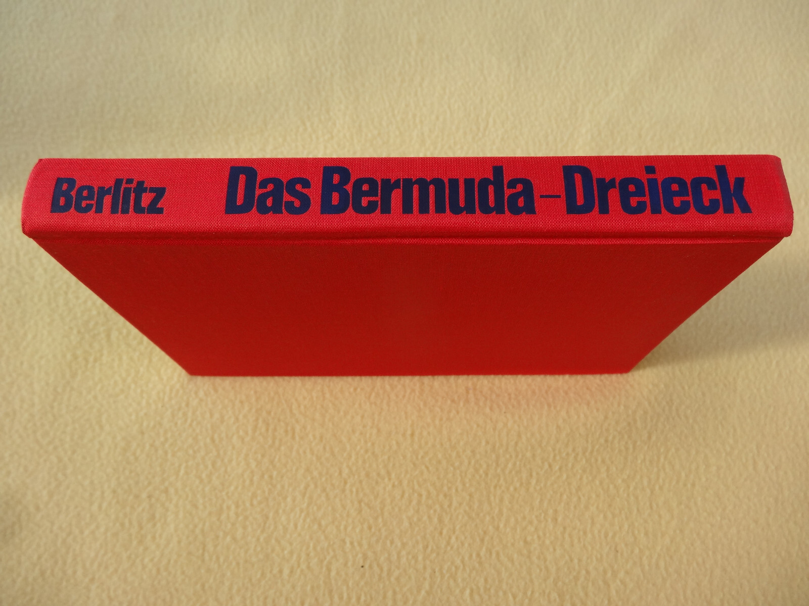 “Das Bermuda-Dreieck” von Charles Berlitz – von 1974 – gebundene Ausgabe