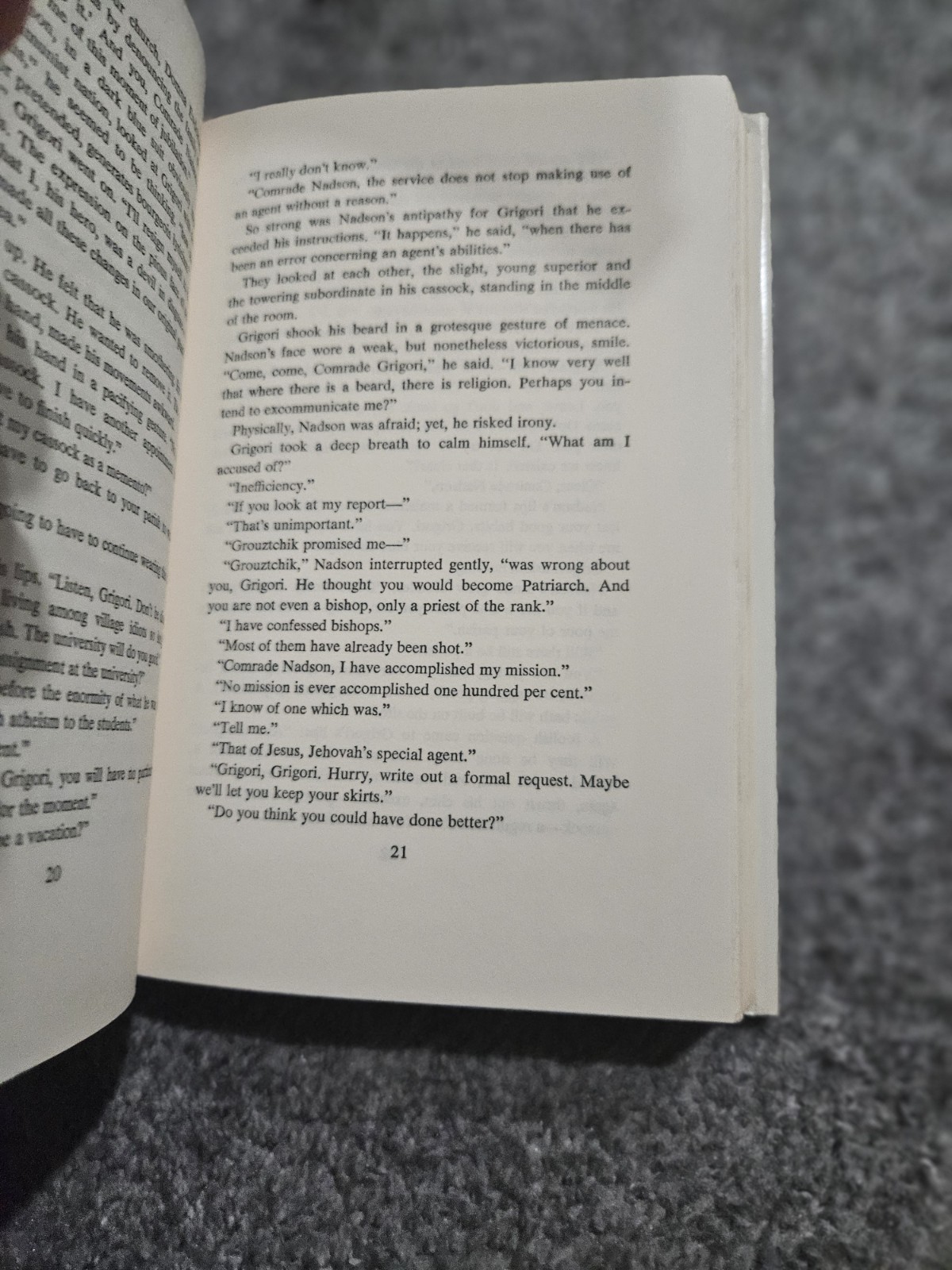 THE TRAITOR By Vladimir Volkoff & Lavr Divomlikoff – Hardcover 1st edition