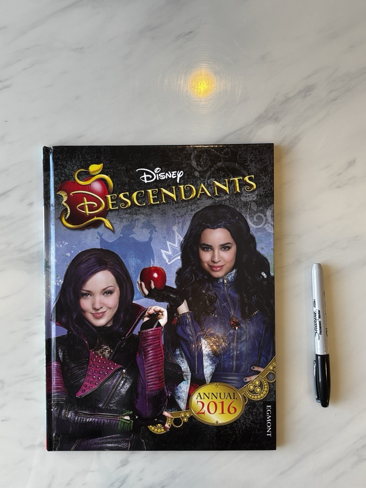 Disney Descendants Annual 2016 Hardcover – Egmont – Stories, Puzzles & Games