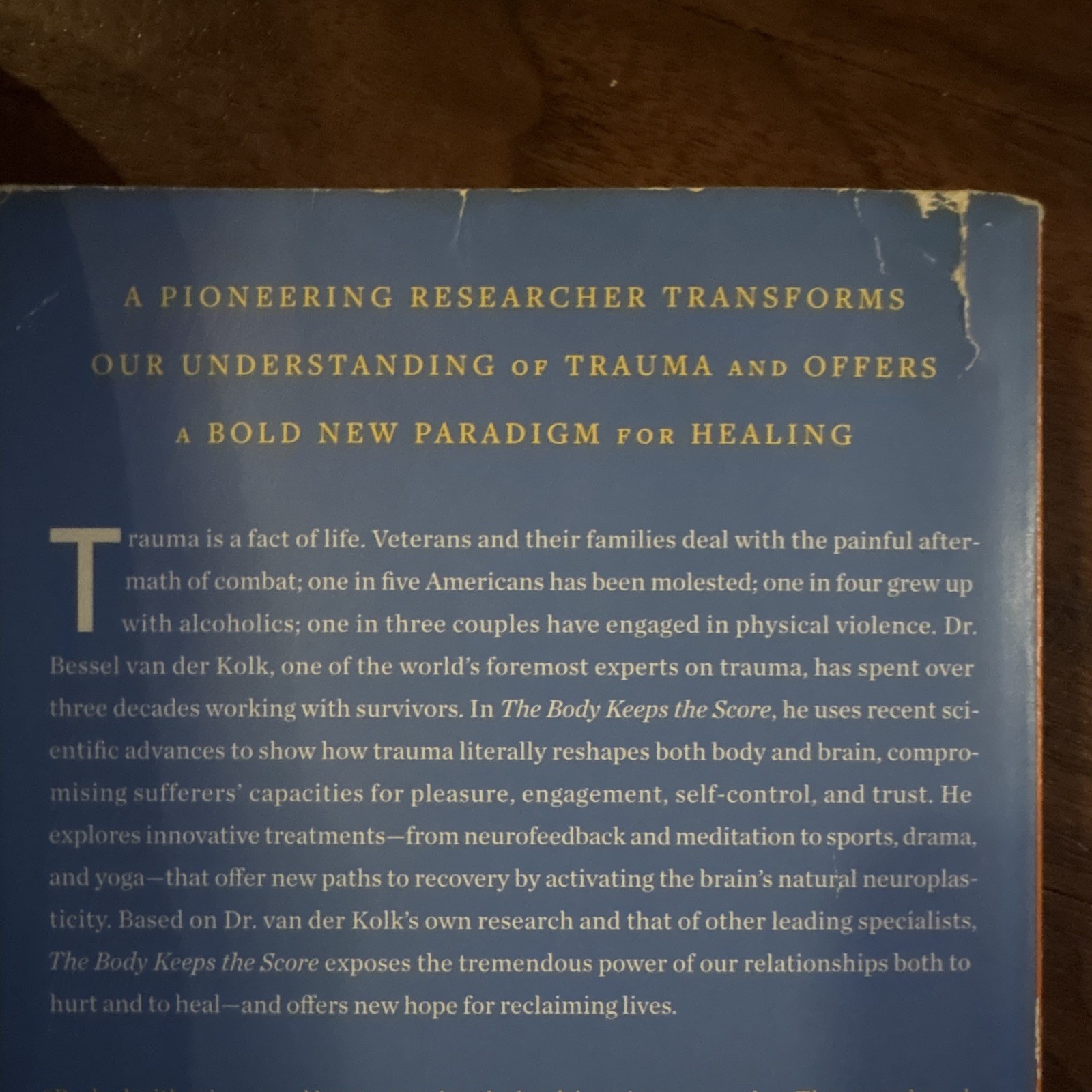 The Body Keeps the Score by Bessel van der Kolk, M.D. – Paperback 2015 English