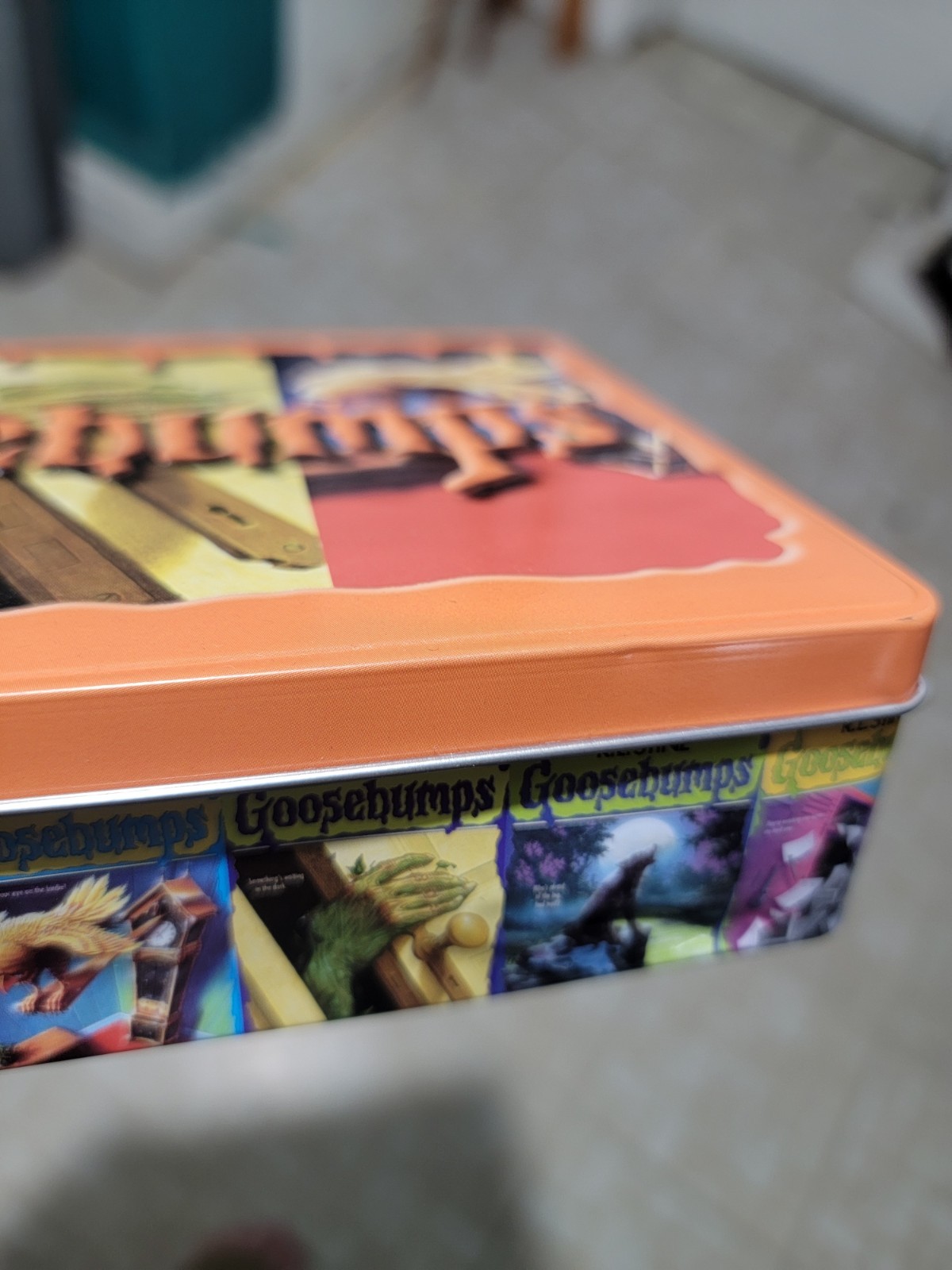 Orange Goosebumps Retro Tin With 14 Goosebumps Books Of Various Series