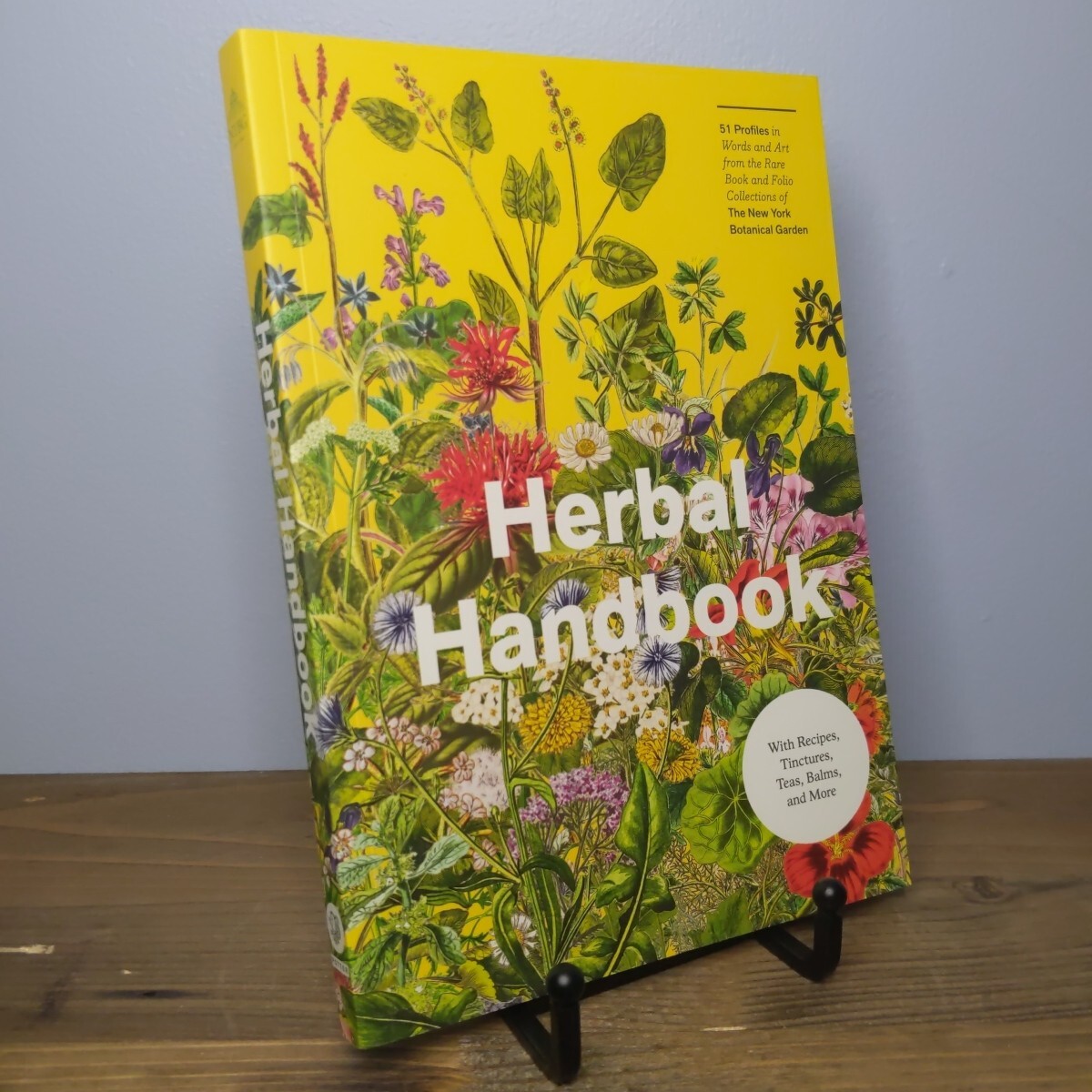 Herbal Handbook by New York Botanical Garden (Illustrated)